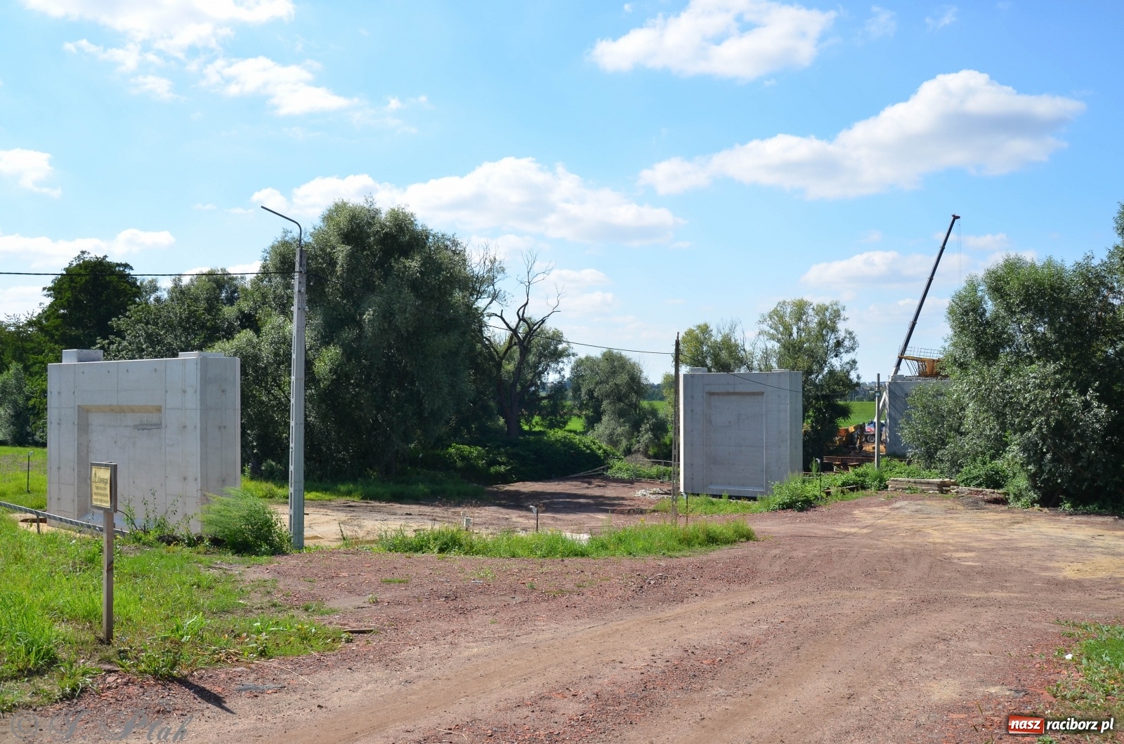 Zdjęcie w galerii na portalu naszraciborz.pl: Budowa wiaduktu nad linią kolejową w kierunku Markowic [FOTO] wiadomości z regionu