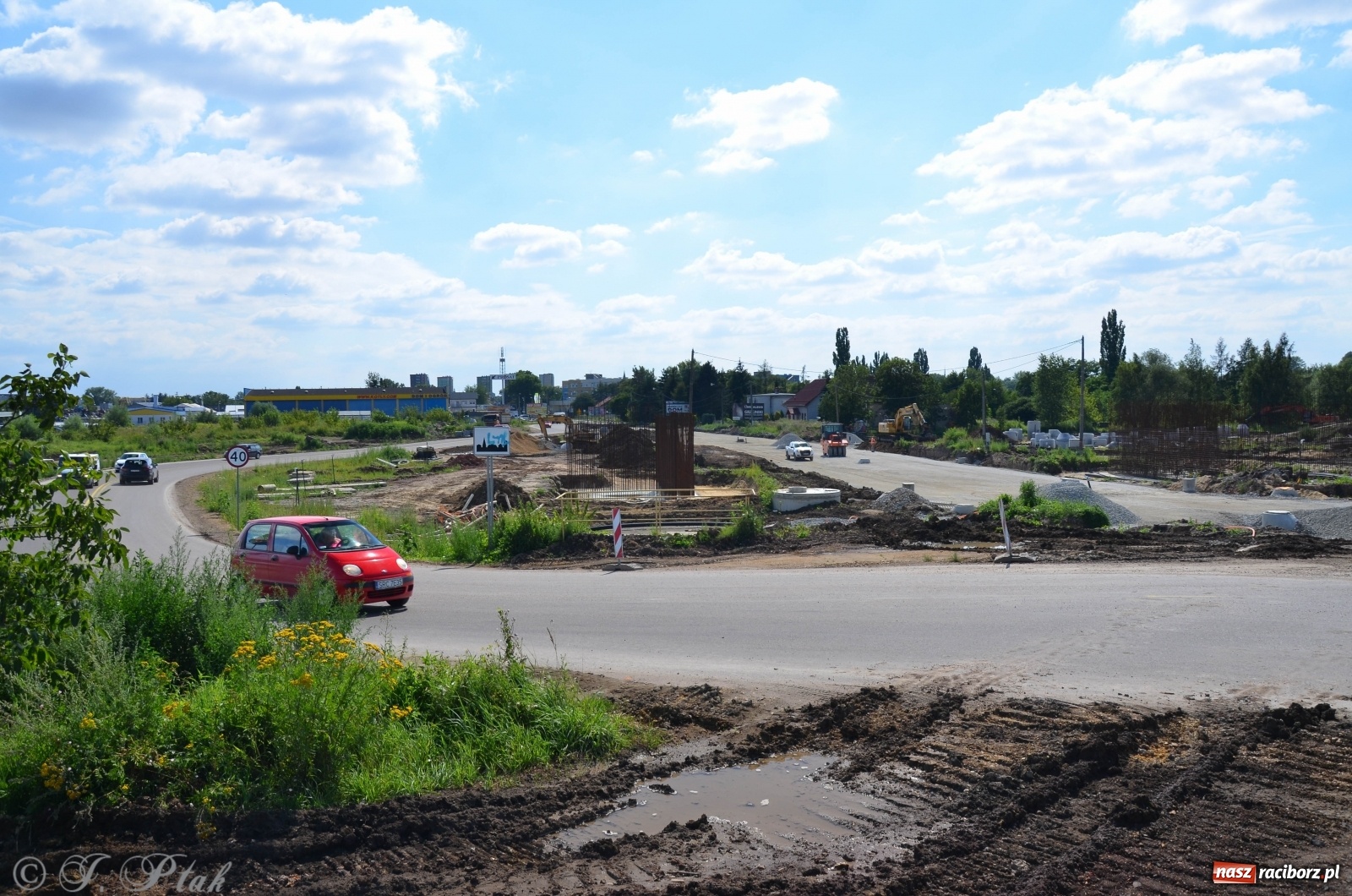 Zdjęcie w galerii na portalu naszraciborz.pl: Budowa wiaduktu nad linią kolejową w kierunku Markowic [FOTO] wiadomości z regionu