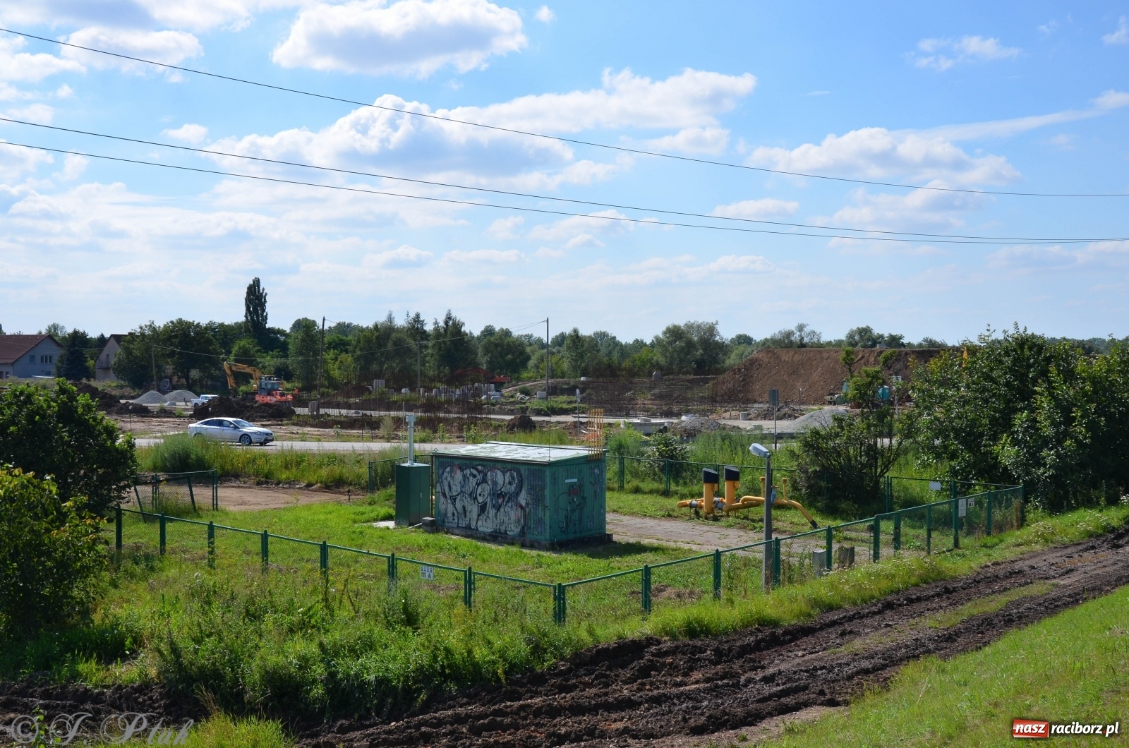 Zdjęcie w galerii na portalu naszraciborz.pl: Budowa wiaduktu nad linią kolejową w kierunku Markowic [FOTO] wiadomości z regionu