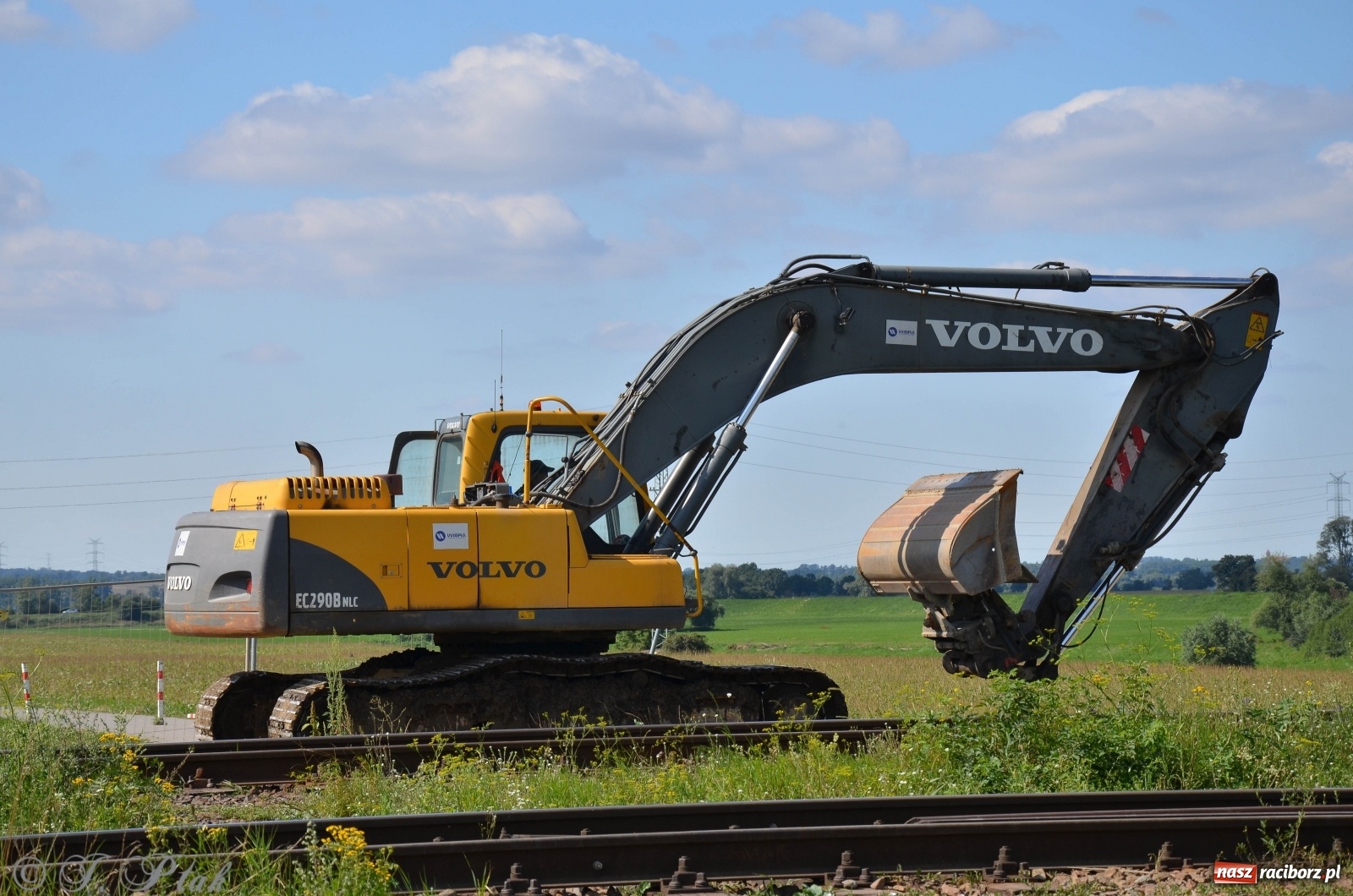 Zdjęcie w galerii na portalu naszraciborz.pl: Budowa wiaduktu nad linią kolejową w kierunku Markowic [FOTO] wiadomości z regionu