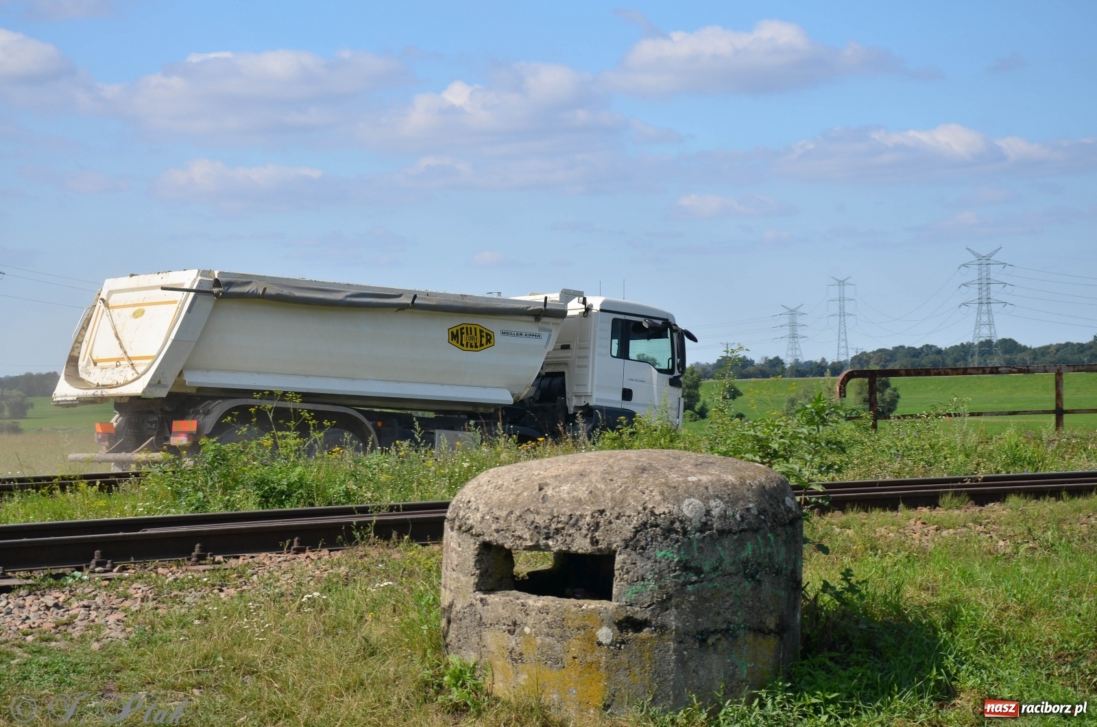 Zdjęcie w galerii na portalu naszraciborz.pl: Budowa wiaduktu nad linią kolejową w kierunku Markowic [FOTO] wiadomości z regionu