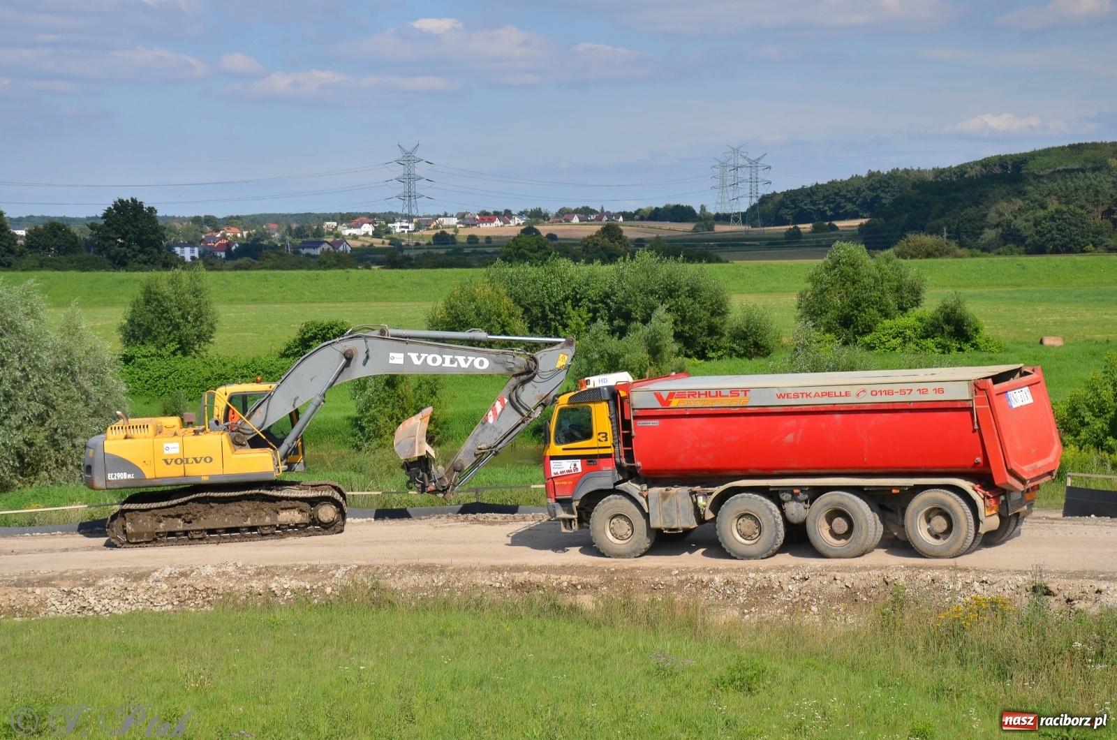 Zdjęcie w galerii na portalu naszraciborz.pl: Budowa wiaduktu nad linią kolejową w kierunku Markowic [FOTO] wiadomości z regionu