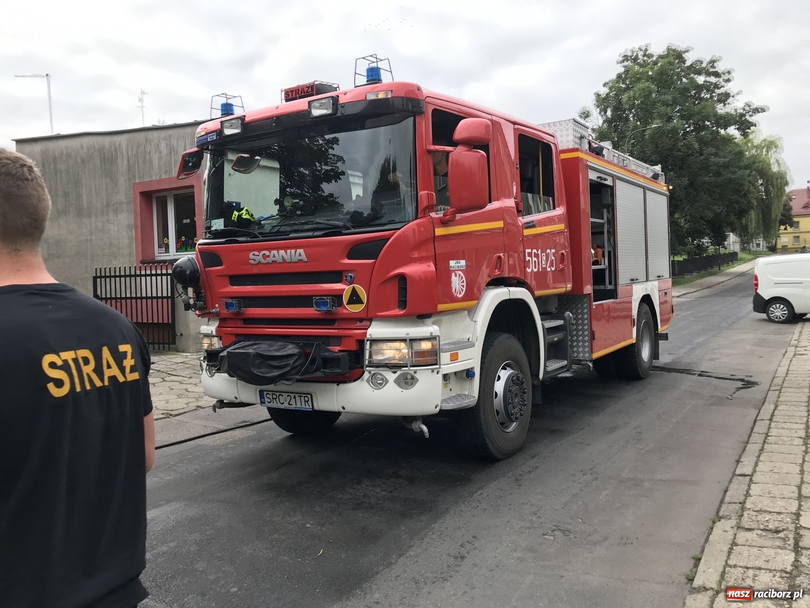 Zdjęcie w galerii na portalu naszraciborz.pl: Sprzątanie po sprzątaniu. Zawiniła zamiatarka  wiadomości z regionu