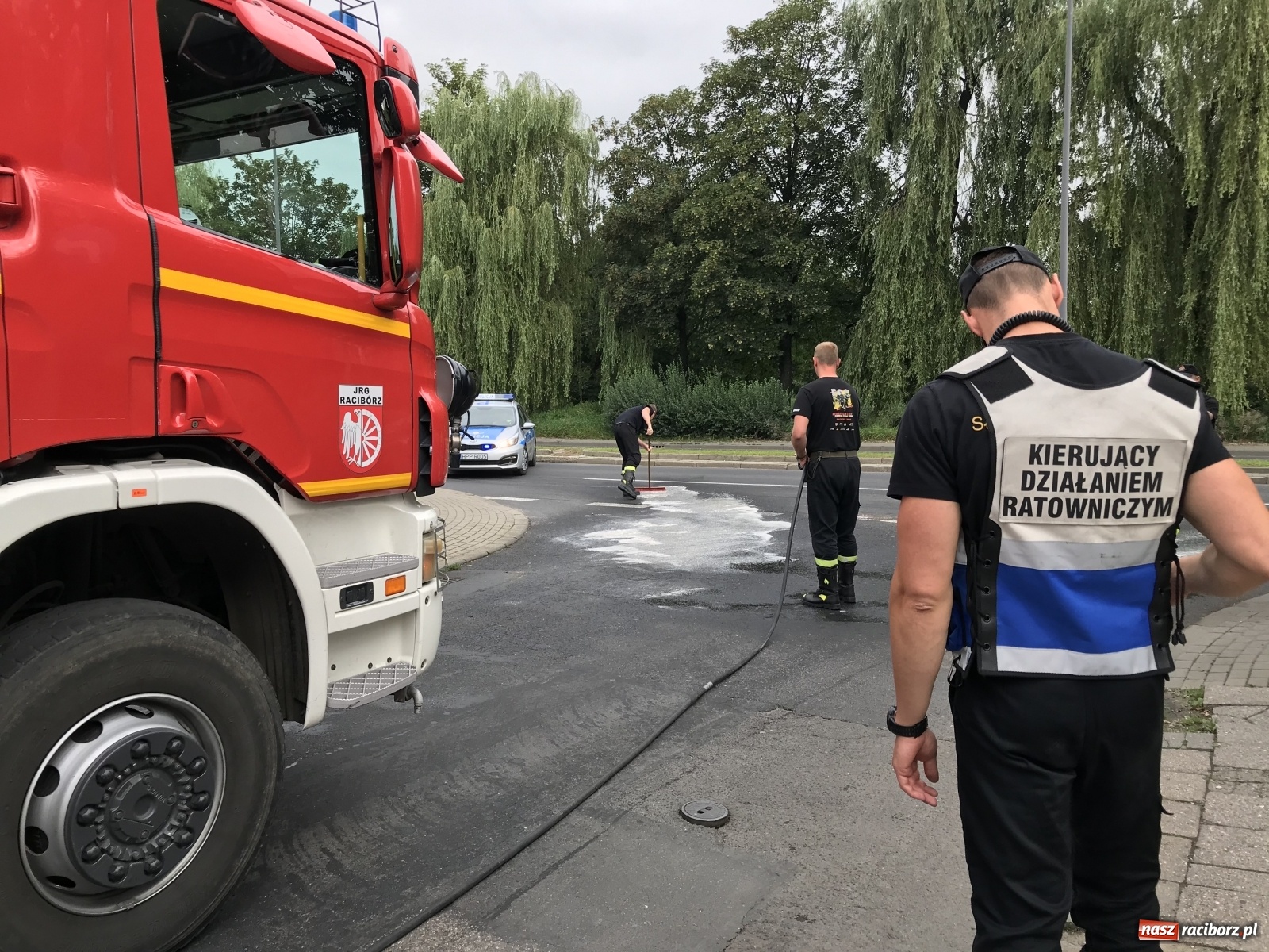 Zdjęcie w galerii na portalu naszraciborz.pl: Sprzątanie po sprzątaniu. Zawiniła zamiatarka  wiadomości z regionu