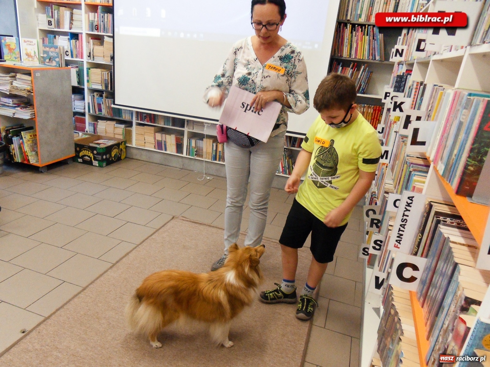 Zdjęcie w galerii na portalu naszraciborz.pl: Dogoterapia i afrykańska przygoda, czyli lato z biblioteką w Markowicach  wiadomości z regionu