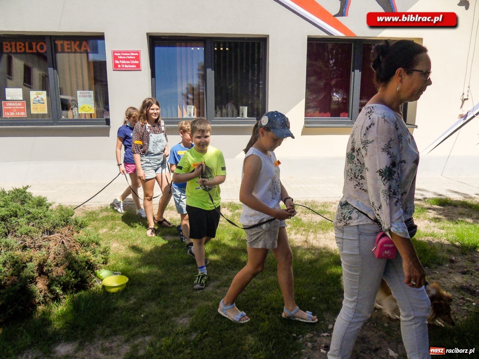 Zdjęcie w galerii na portalu naszraciborz.pl: Dogoterapia i afrykańska przygoda, czyli lato z biblioteką w Markowicach  wiadomości z regionu