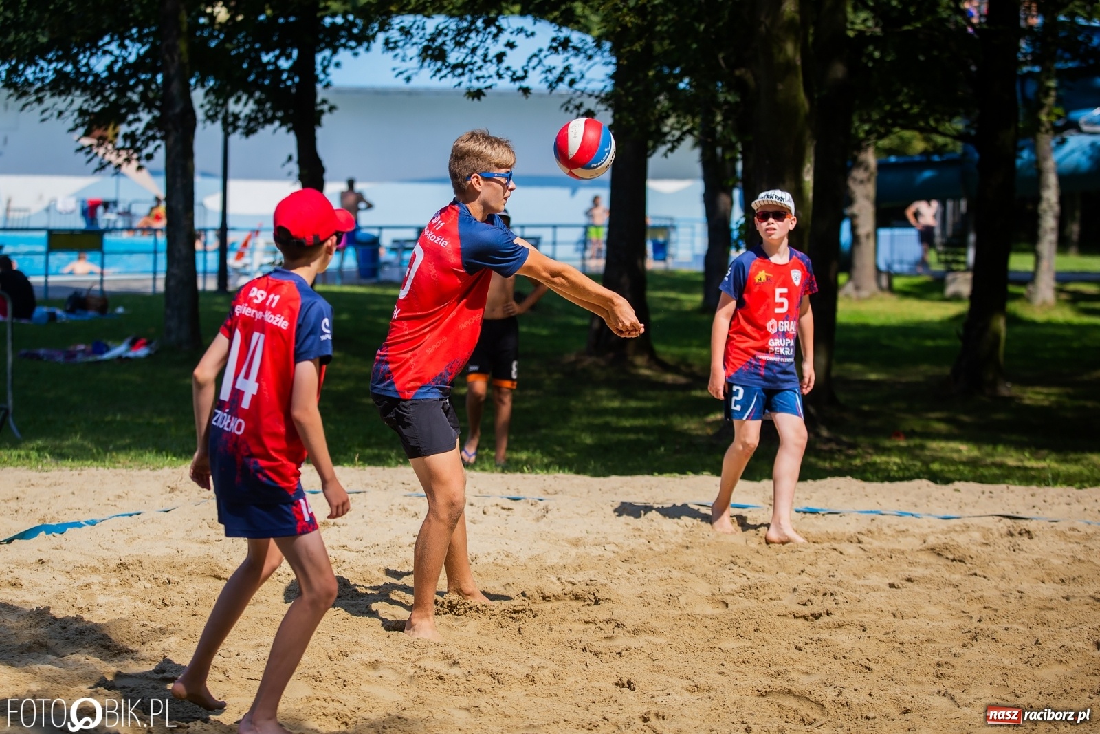 Zdjęcie w galerii na portalu naszraciborz.pl: Turniej w Siatkówce Plażowej na Oborze wiadomości z regionu