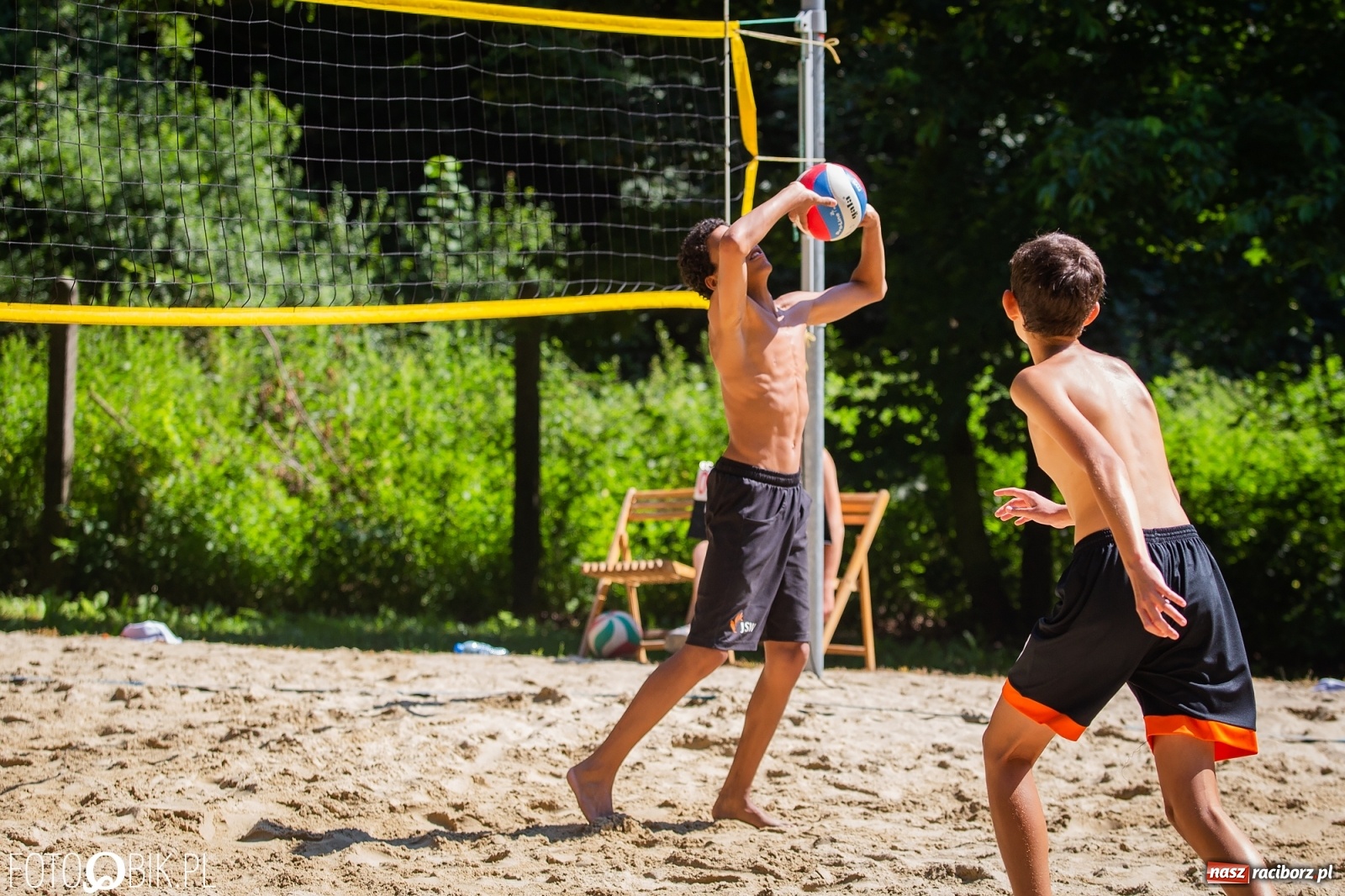 Zdjęcie w galerii na portalu naszraciborz.pl: Turniej w Siatkówce Plażowej na Oborze wiadomości z regionu
