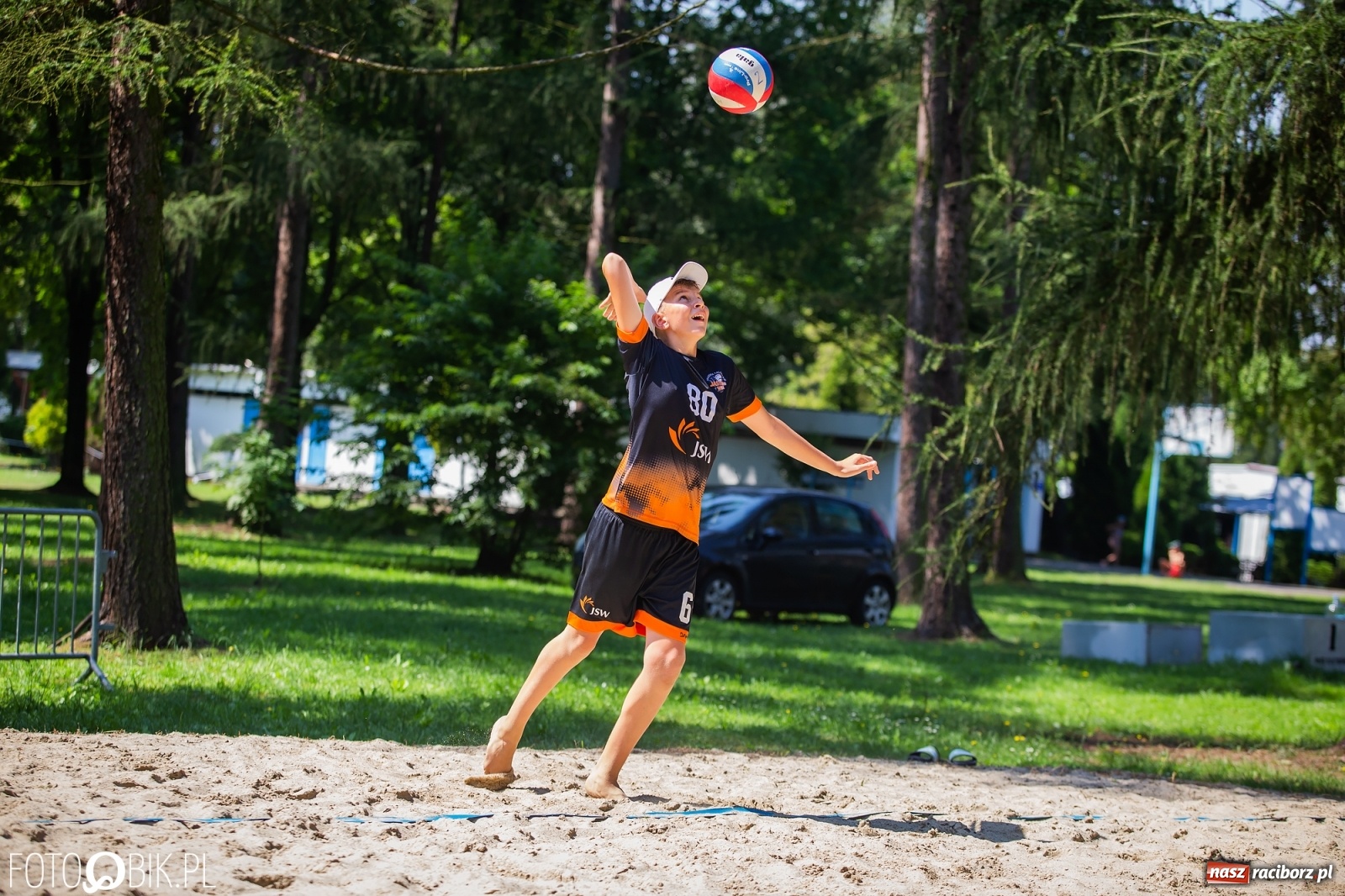 Zdjęcie w galerii na portalu naszraciborz.pl: Turniej w Siatkówce Plażowej na Oborze wiadomości z regionu