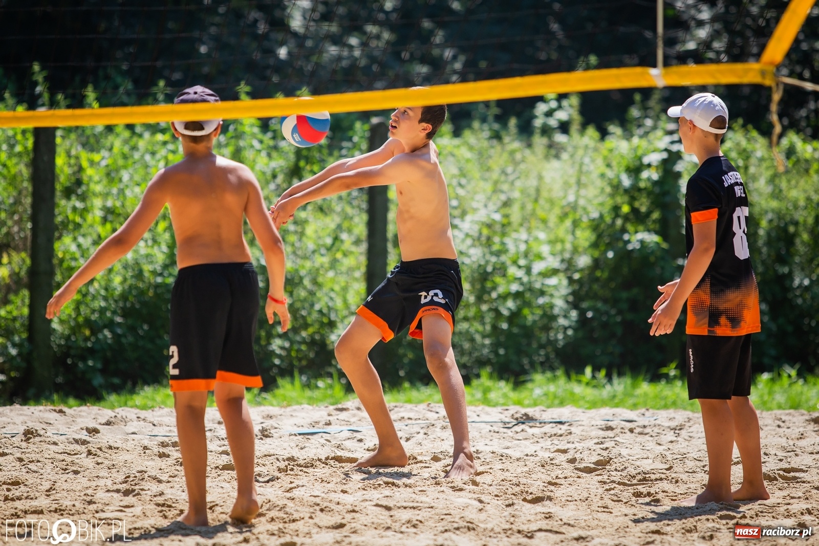 Zdjęcie w galerii na portalu naszraciborz.pl: Turniej w Siatkówce Plażowej na Oborze wiadomości z regionu