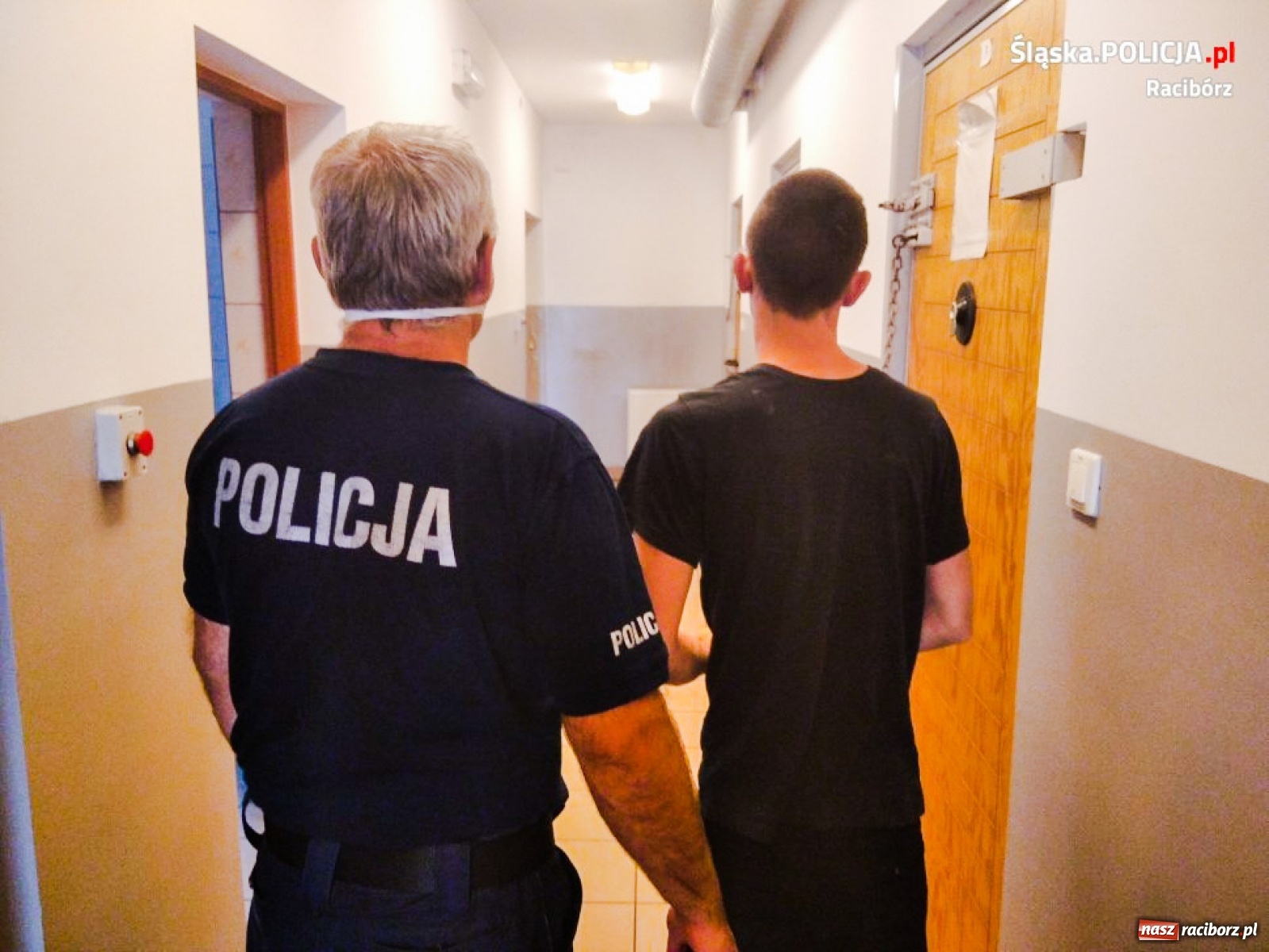 Zdjęcie w galerii na portalu naszraciborz.pl: Policja namierzyła sprawców kradzieży telefonów komórkowych  wiadomości z regionu