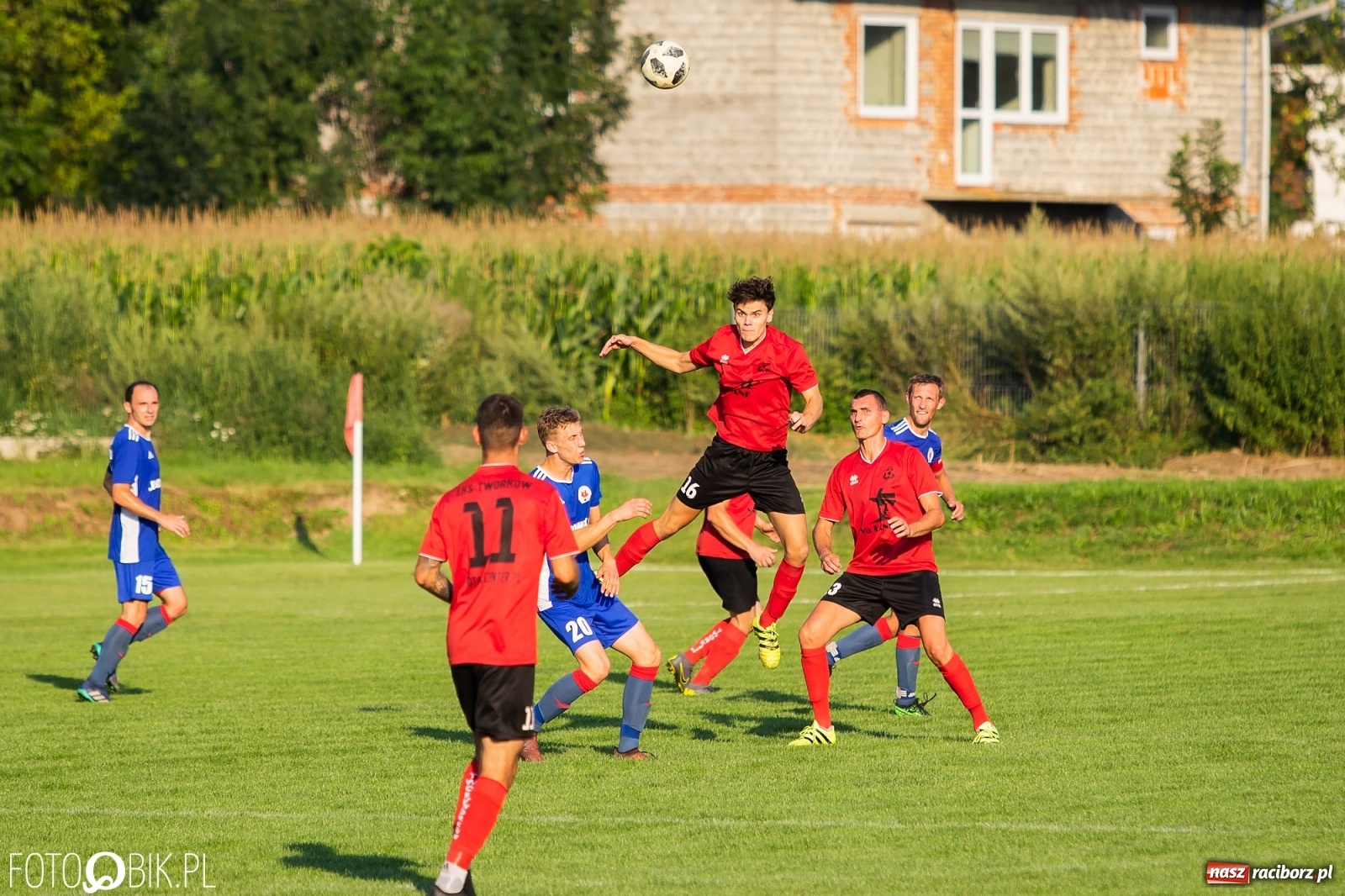 Zdjęcie w galerii na portalu naszraciborz.pl: Klasa okręgowa. Beniaminek z Krzanowic znów bez punktów [FOTO] wiadomości z regionu