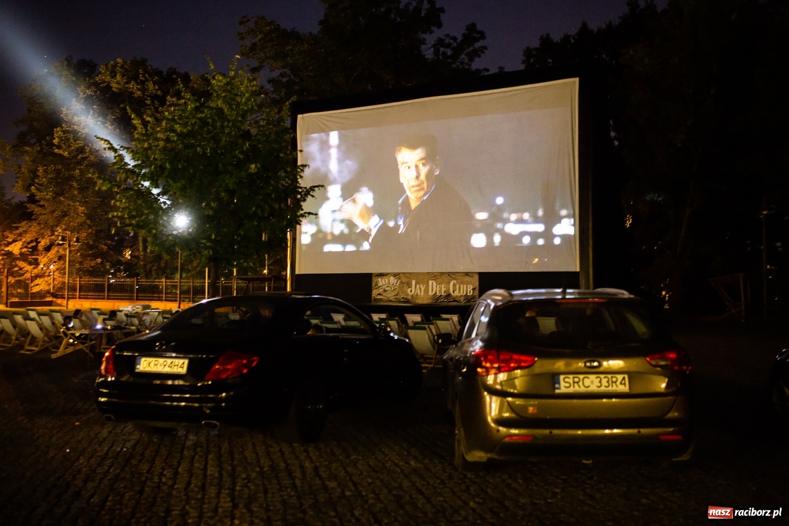 Zdjęcie w galerii na portalu naszraciborz.pl: Zamkowy dziedziniec zamienił się w kino wiadomości z regionu