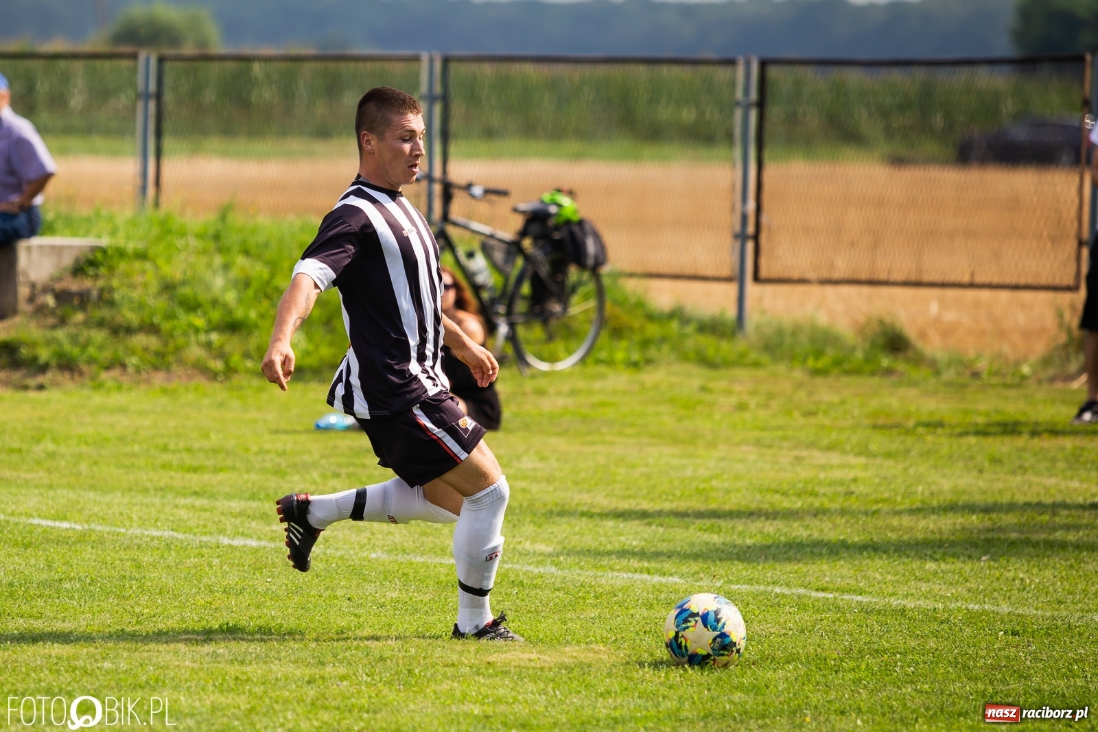 Zdjęcie w galerii na portalu naszraciborz.pl: A klasa. Sprawiedliwy remis przy Olimpijskiej [FOTO] wiadomości z regionu