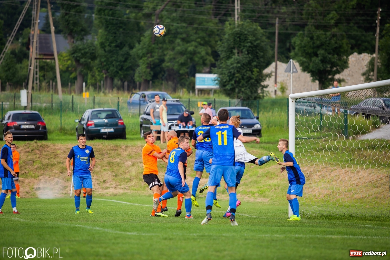 Zdjęcie w galerii na portalu naszraciborz.pl: Derby Raciborza. O wygranej przesądziły karne z kapelusza? [FOTO] wiadomości z regionu