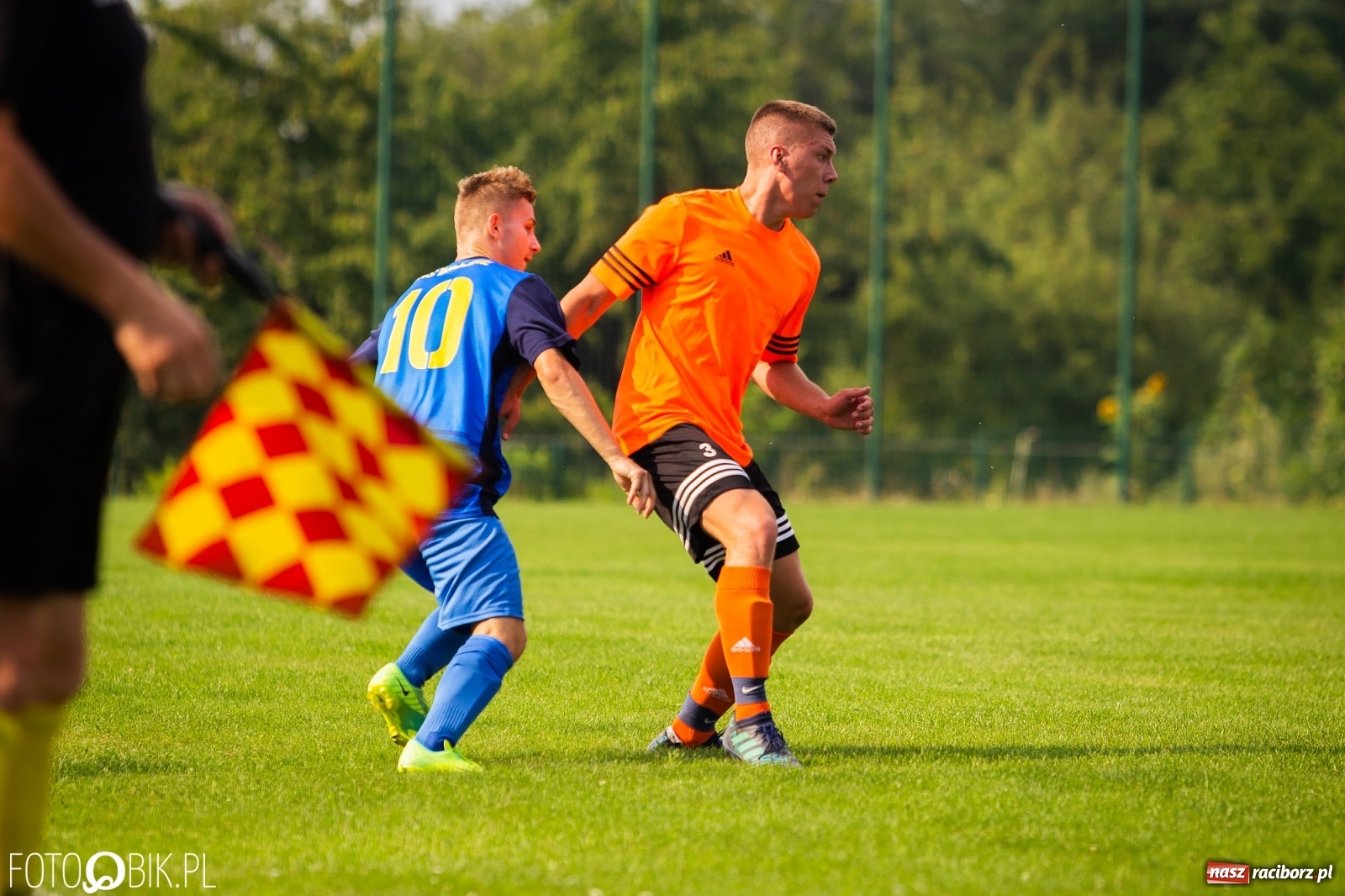 Zdjęcie w galerii na portalu naszraciborz.pl: Derby Raciborza. O wygranej przesądziły karne z kapelusza? [FOTO] wiadomości z regionu