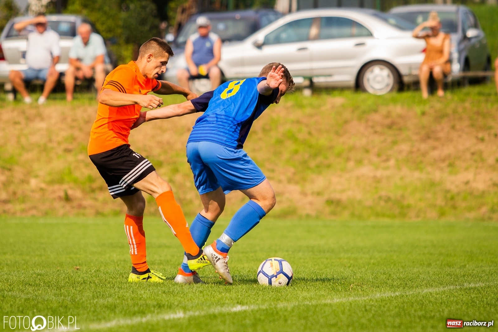 Zdjęcie w galerii na portalu naszraciborz.pl: Derby Raciborza. O wygranej przesądziły karne z kapelusza? [FOTO] wiadomości z regionu