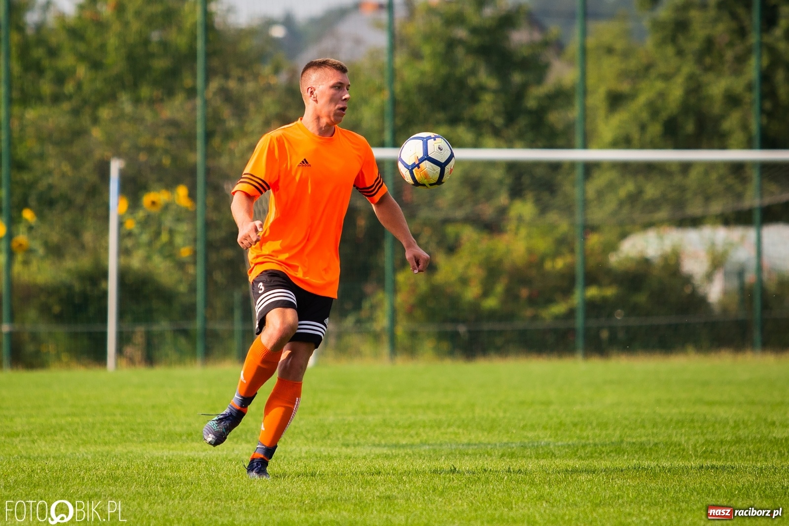 Zdjęcie w galerii na portalu naszraciborz.pl: Derby Raciborza. O wygranej przesądziły karne z kapelusza? [FOTO] wiadomości z regionu