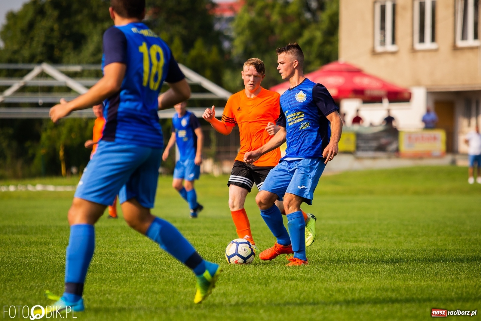 Zdjęcie w galerii na portalu naszraciborz.pl: Derby Raciborza. O wygranej przesądziły karne z kapelusza? [FOTO] wiadomości z regionu