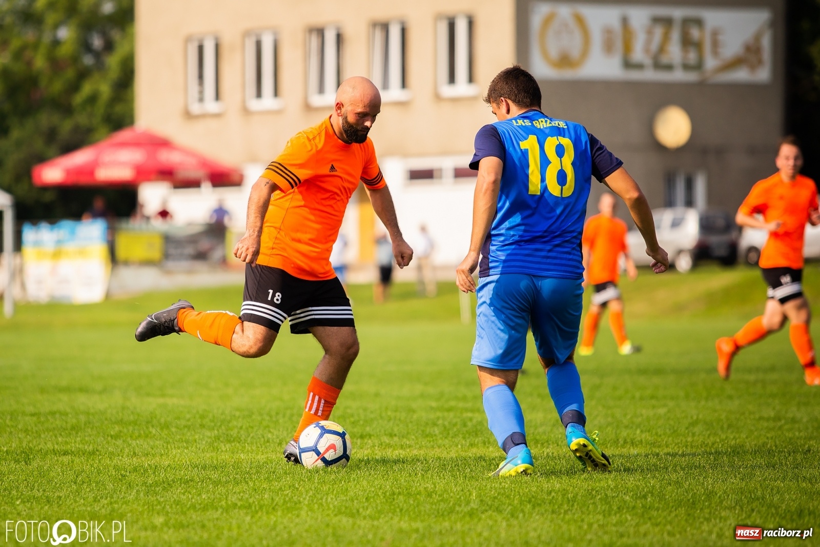 Zdjęcie w galerii na portalu naszraciborz.pl: Derby Raciborza. O wygranej przesądziły karne z kapelusza? [FOTO] wiadomości z regionu