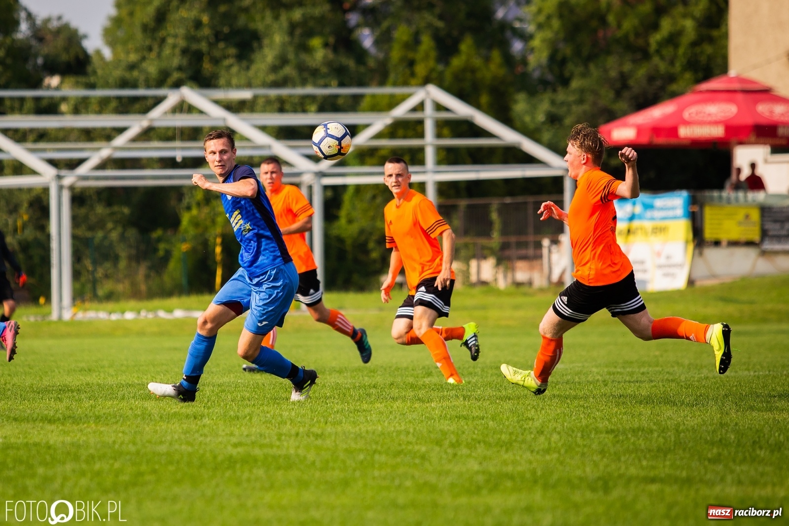 Zdjęcie w galerii na portalu naszraciborz.pl: Derby Raciborza. O wygranej przesądziły karne z kapelusza? [FOTO] wiadomości z regionu