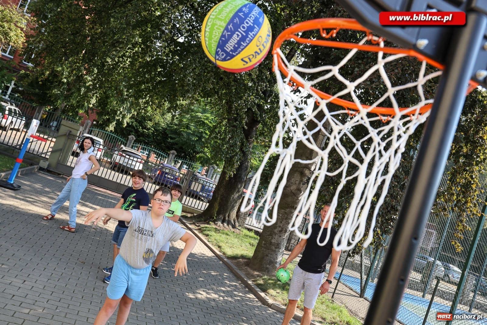 Zdjęcie w galerii na portalu naszraciborz.pl: Finał Lata dla niepełnosprawnych w bibliotece  wiadomości z regionu