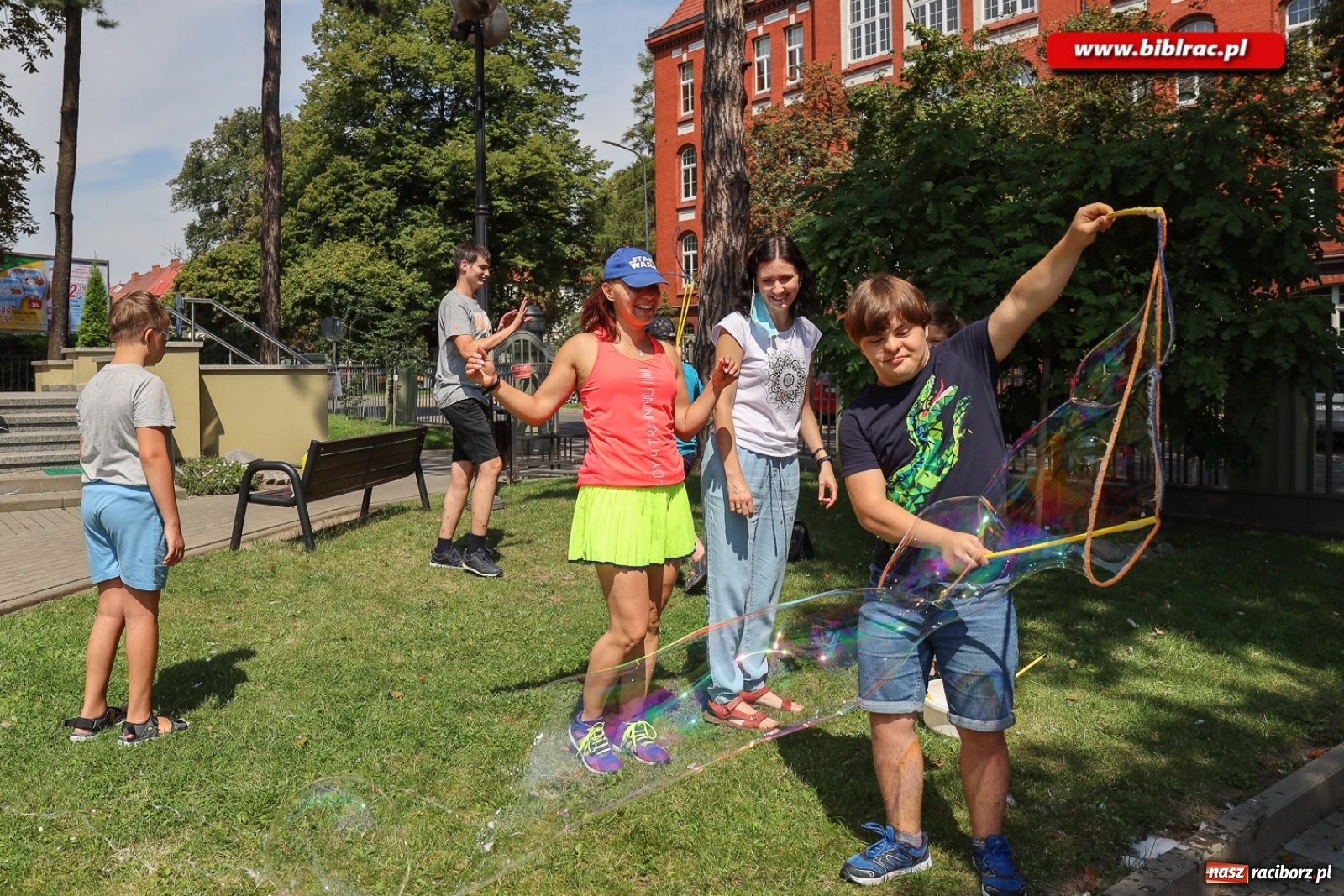 Zdjęcie w galerii na portalu naszraciborz.pl: Finał Lata dla niepełnosprawnych w bibliotece  wiadomości z regionu