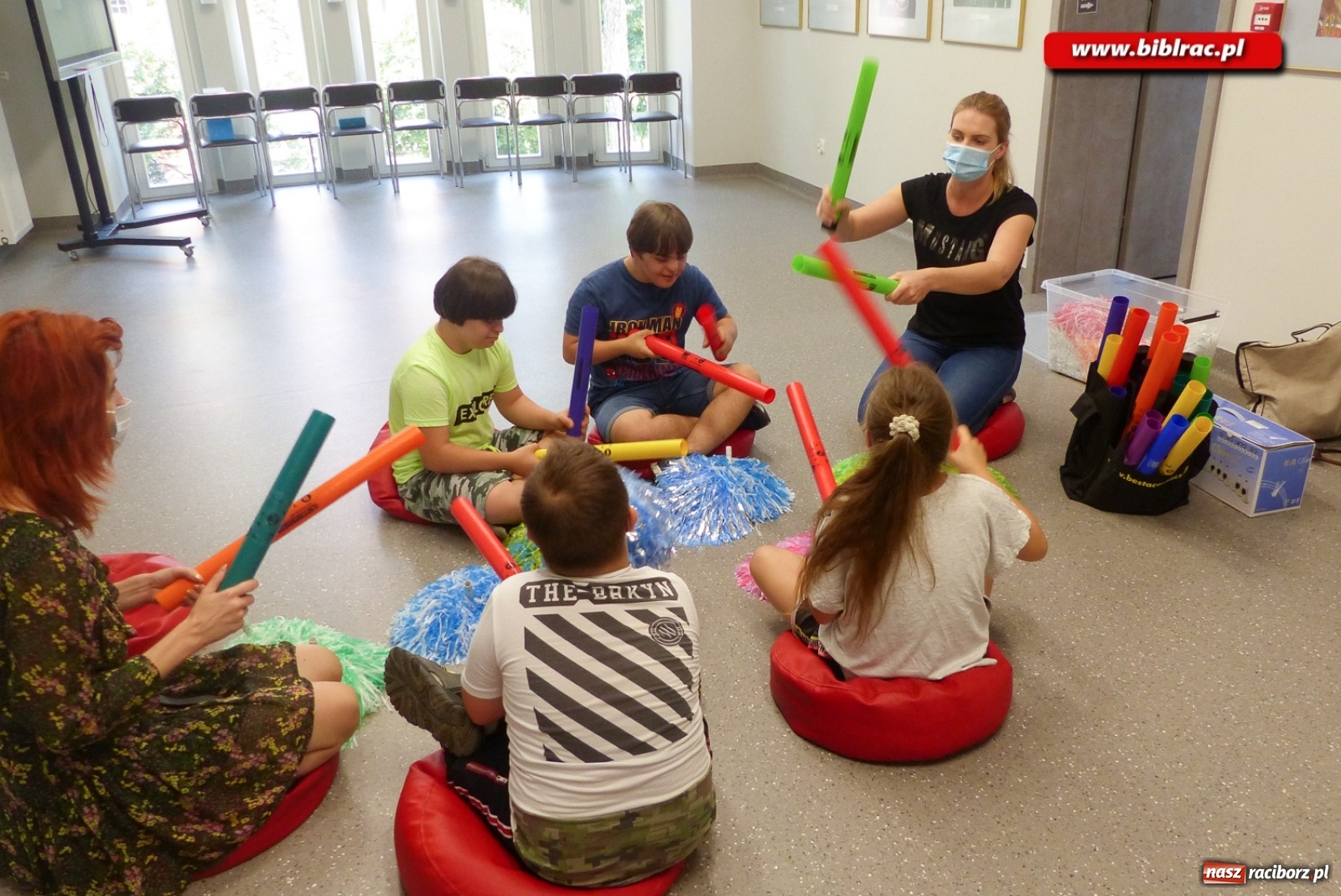 Zdjęcie w galerii na portalu naszraciborz.pl: Finał Lata dla niepełnosprawnych w bibliotece  wiadomości z regionu