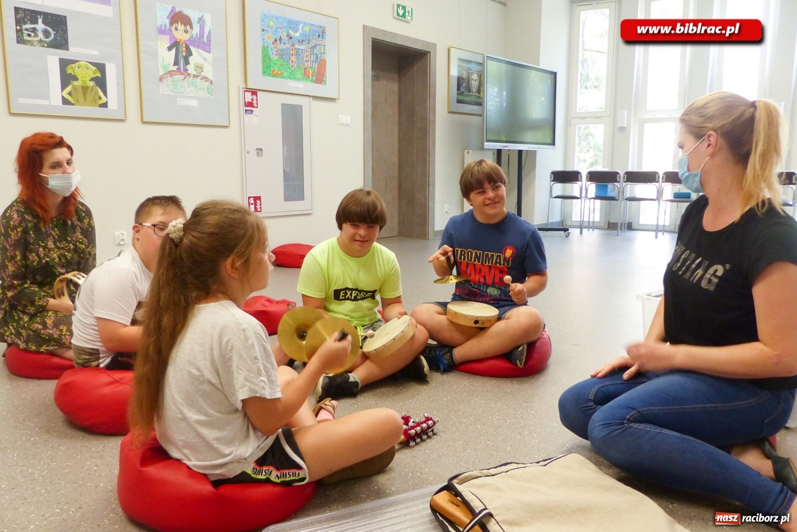 Zdjęcie w galerii na portalu naszraciborz.pl: Finał Lata dla niepełnosprawnych w bibliotece  wiadomości z regionu