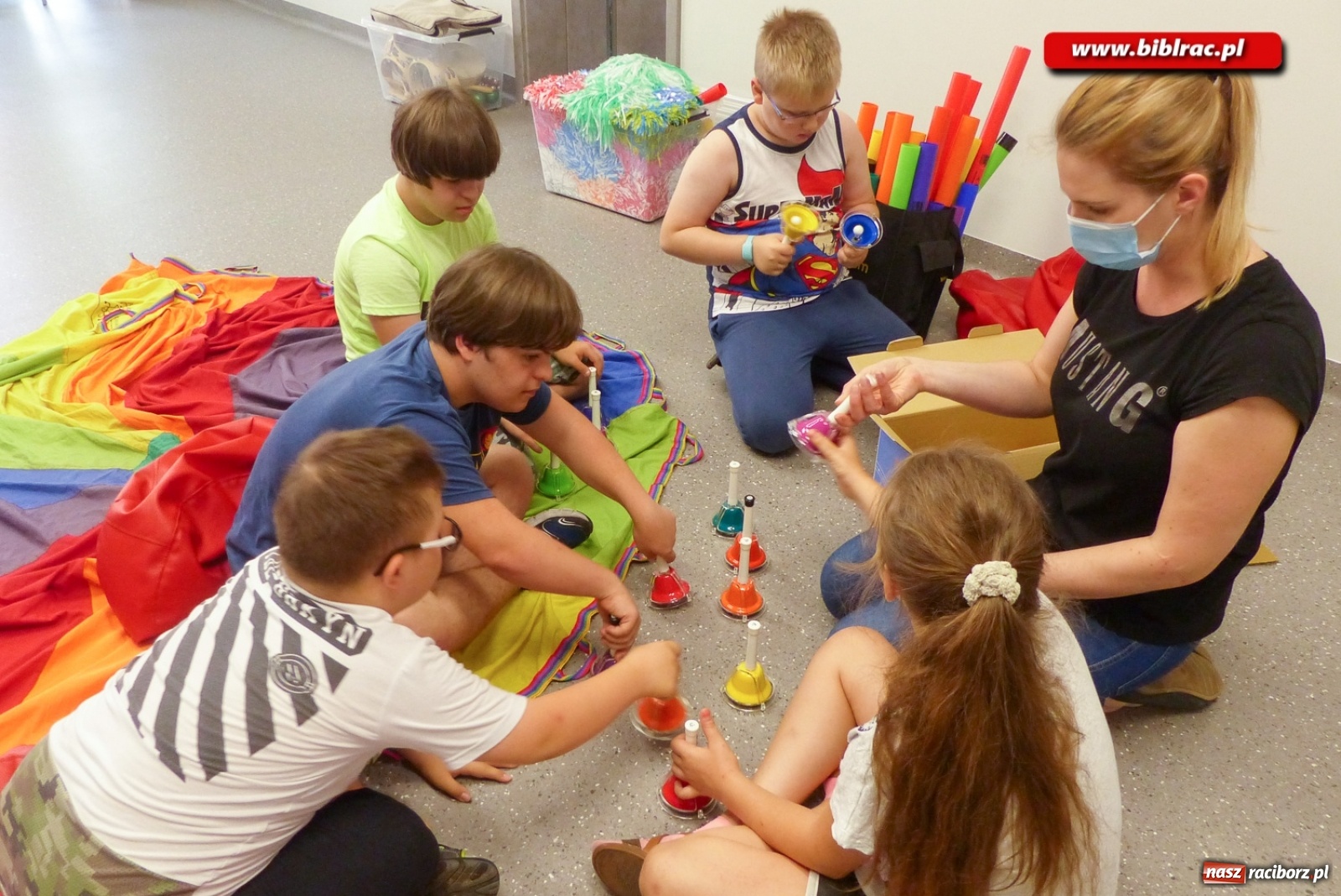 Zdjęcie w galerii na portalu naszraciborz.pl: Finał Lata dla niepełnosprawnych w bibliotece  wiadomości z regionu