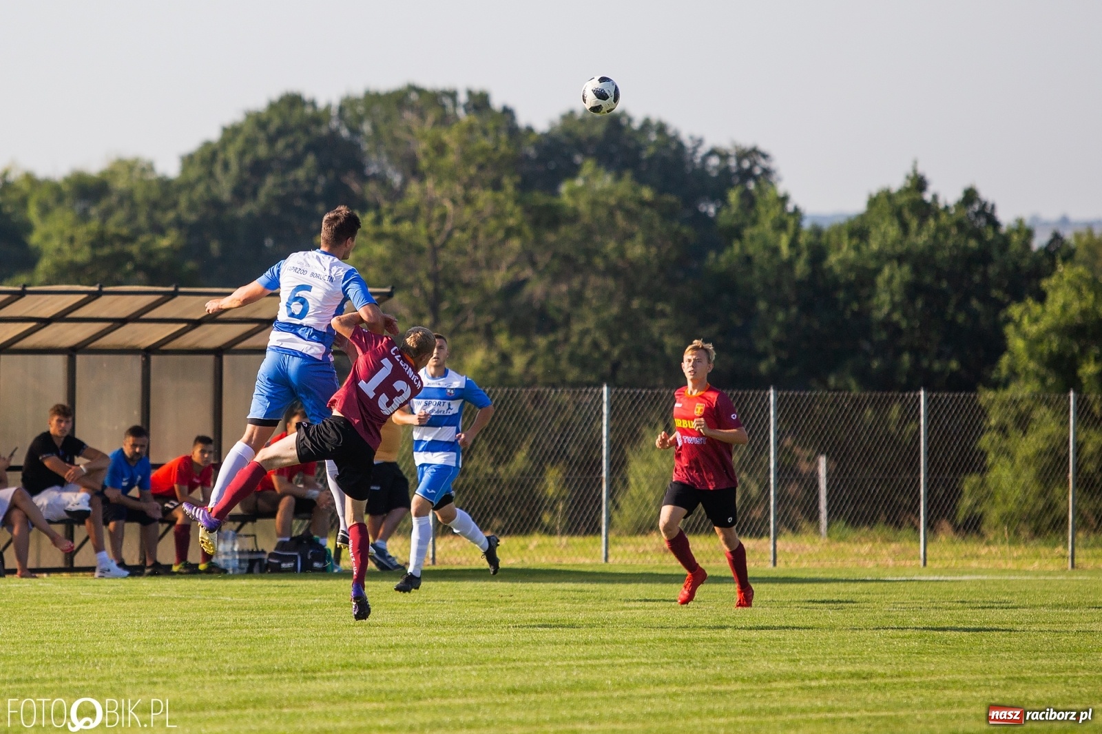 Zdjęcie w galerii na portalu naszraciborz.pl: Borutany zniszczyły mury czernickiego Zameczku [FOTO] wiadomości z regionu