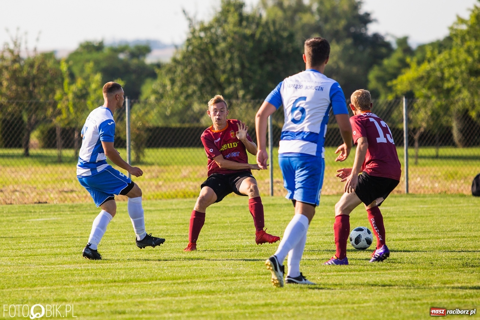 Zdjęcie w galerii na portalu naszraciborz.pl: Borutany zniszczyły mury czernickiego Zameczku [FOTO] wiadomości z regionu