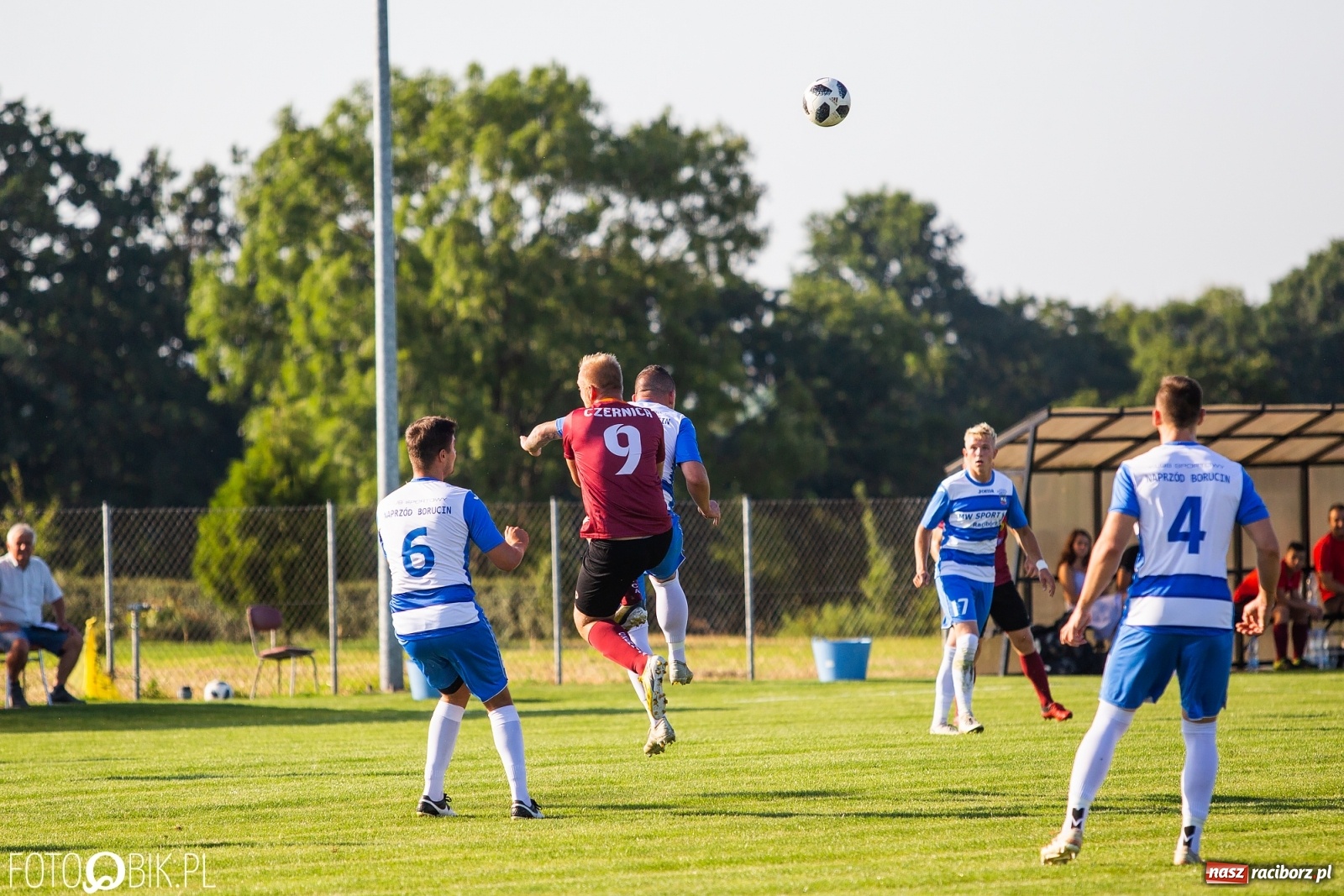 Zdjęcie w galerii na portalu naszraciborz.pl: Borutany zniszczyły mury czernickiego Zameczku [FOTO] wiadomości z regionu