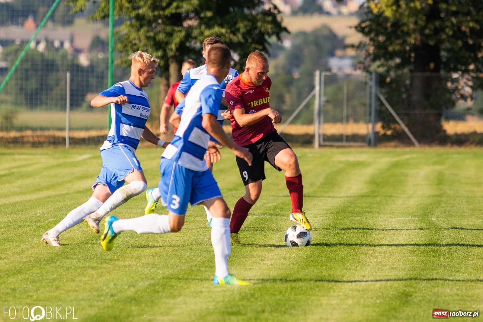 Zdjęcie w galerii na portalu naszraciborz.pl: Borutany zniszczyły mury czernickiego Zameczku [FOTO] wiadomości z regionu