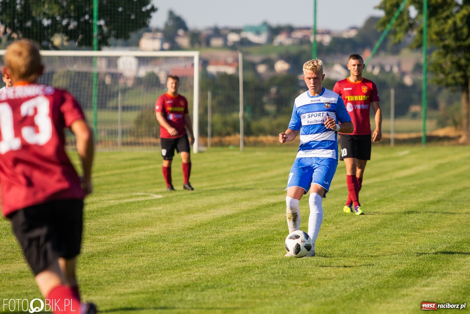 Zdjęcie w galerii na portalu naszraciborz.pl: Borutany zniszczyły mury czernickiego Zameczku [FOTO] wiadomości z regionu