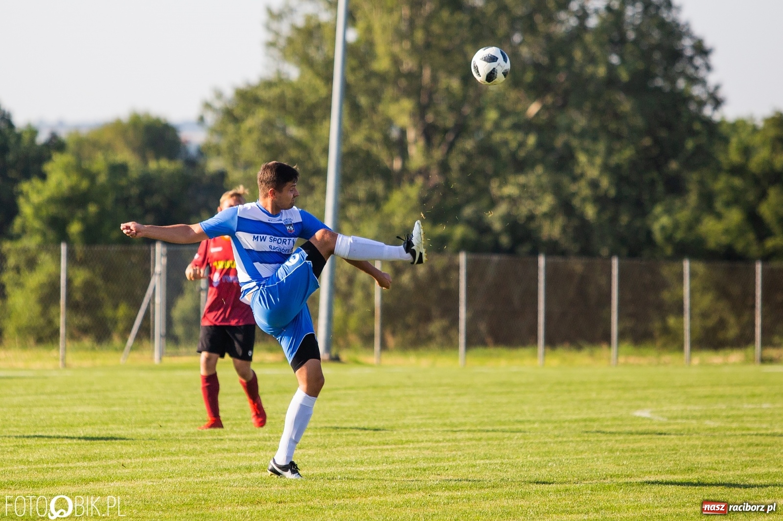 Zdjęcie w galerii na portalu naszraciborz.pl: Borutany zniszczyły mury czernickiego Zameczku [FOTO] wiadomości z regionu