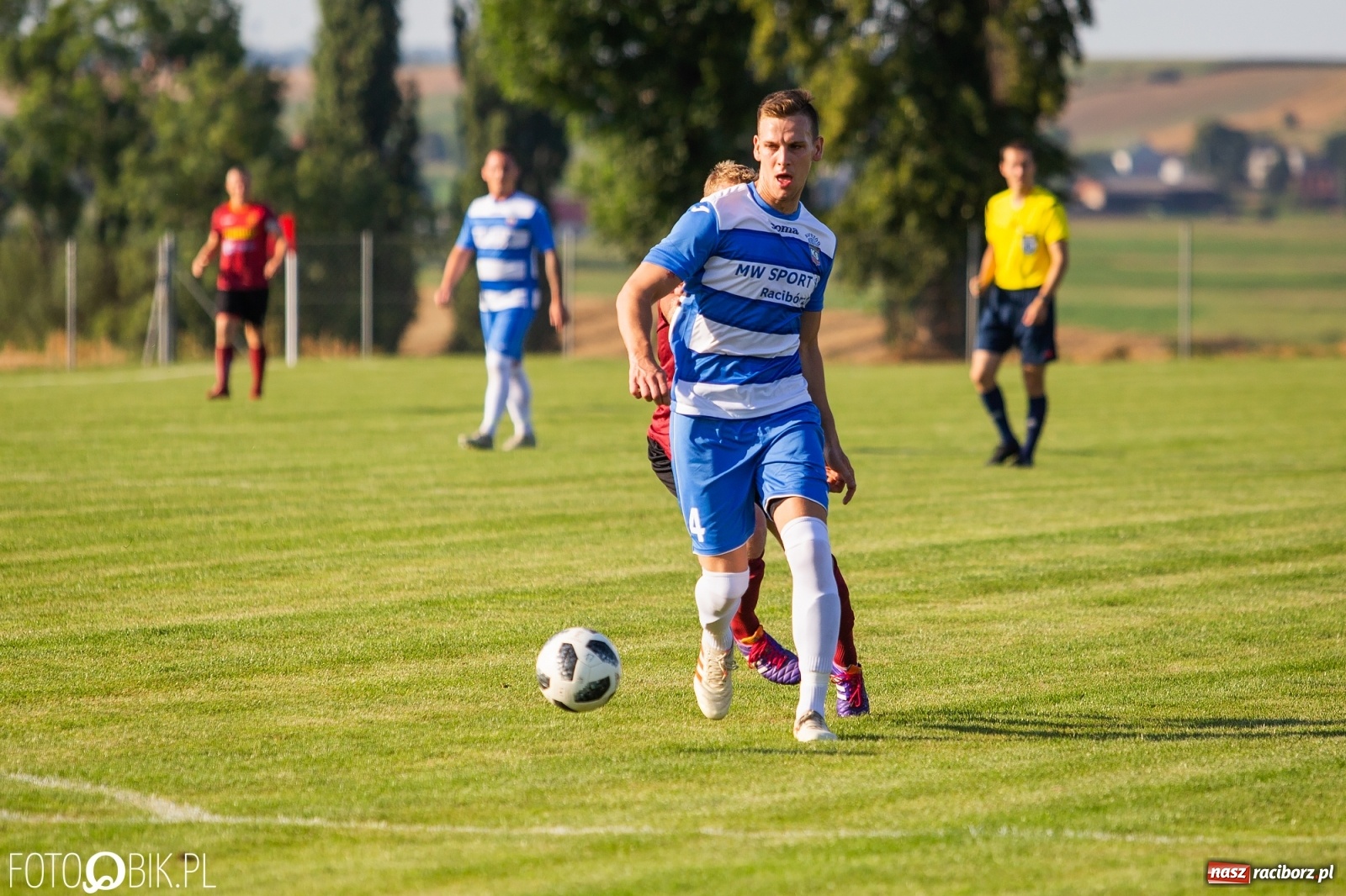 Zdjęcie w galerii na portalu naszraciborz.pl: Borutany zniszczyły mury czernickiego Zameczku [FOTO] wiadomości z regionu
