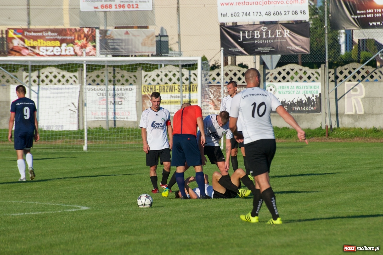 Zdjęcie w galerii na portalu naszraciborz.pl: Tworków vs Krzyżanowice. Historyczna wygrana gospodarzy [FOTO] wiadomości z regionu