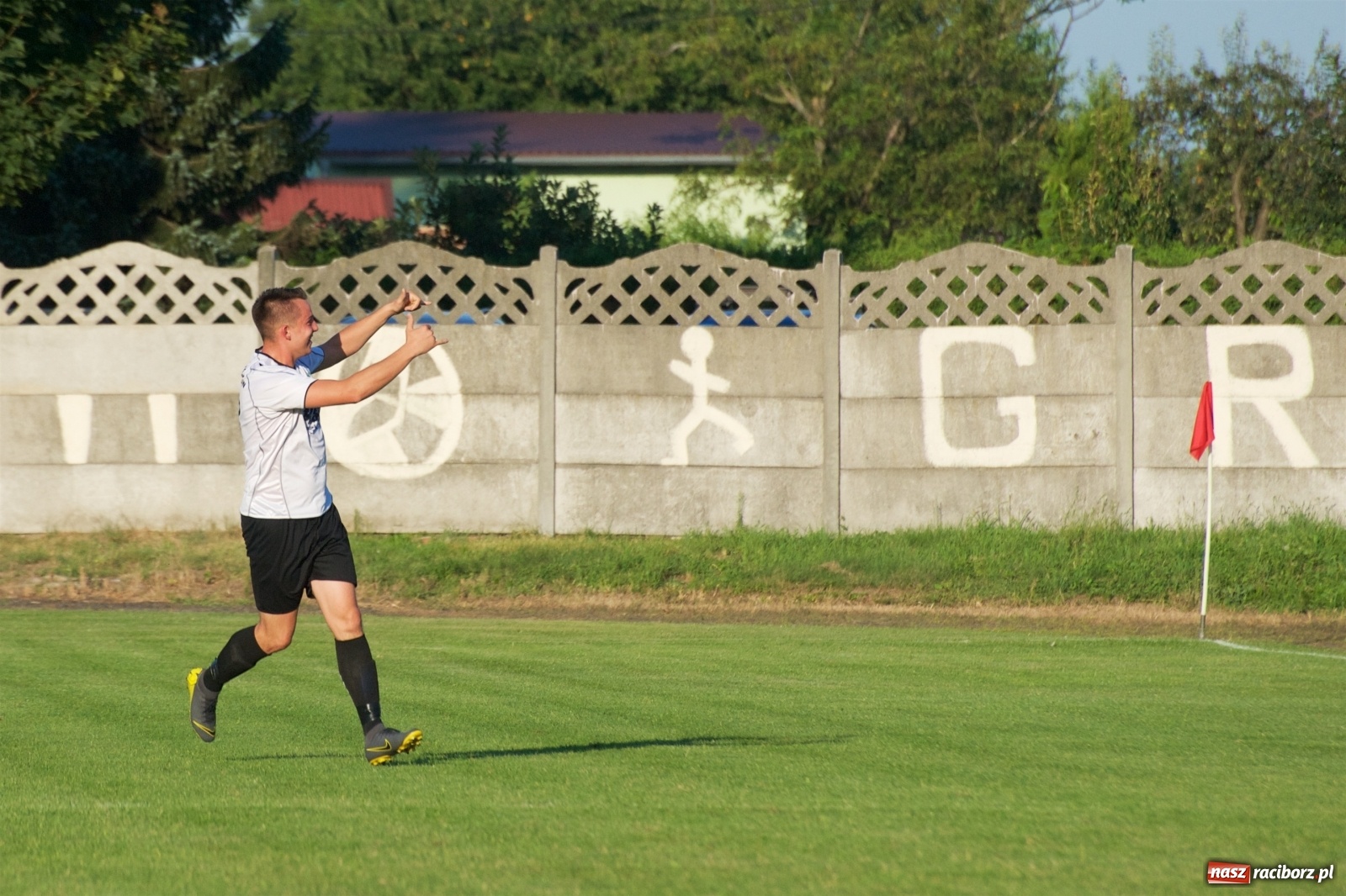 Zdjęcie w galerii na portalu naszraciborz.pl: Tworków vs Krzyżanowice. Historyczna wygrana gospodarzy [FOTO] wiadomości z regionu