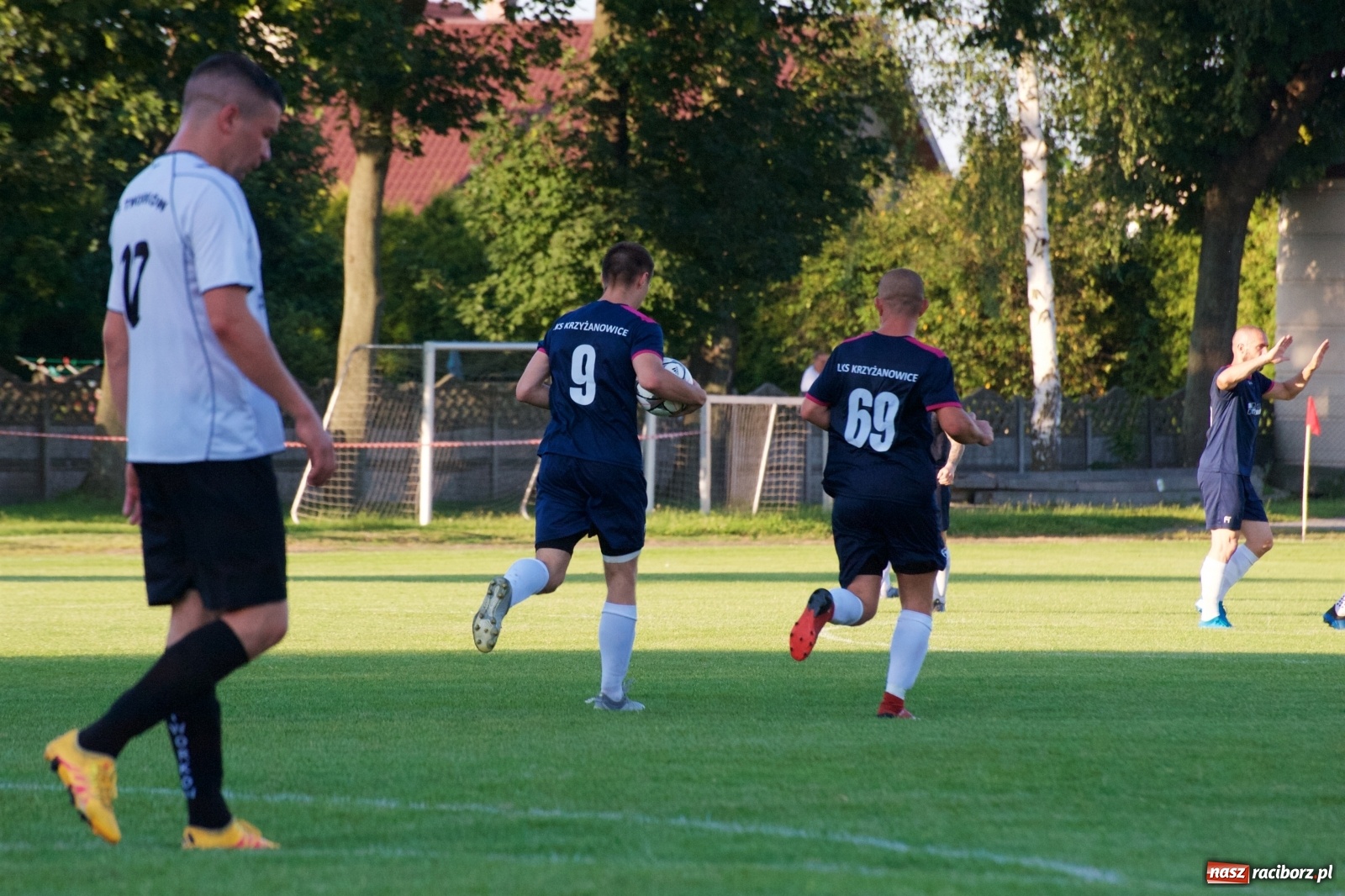 Zdjęcie w galerii na portalu naszraciborz.pl: Tworków vs Krzyżanowice. Historyczna wygrana gospodarzy [FOTO] wiadomości z regionu