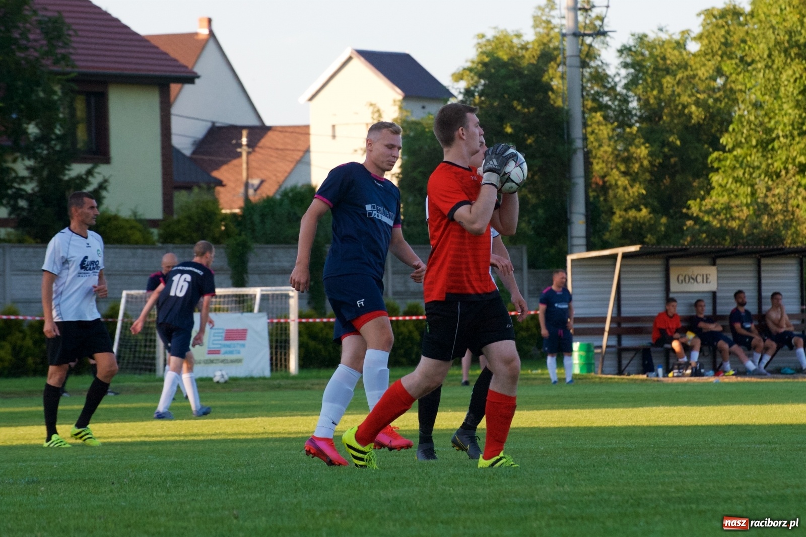 Zdjęcie w galerii na portalu naszraciborz.pl: Tworków vs Krzyżanowice. Historyczna wygrana gospodarzy [FOTO] wiadomości z regionu