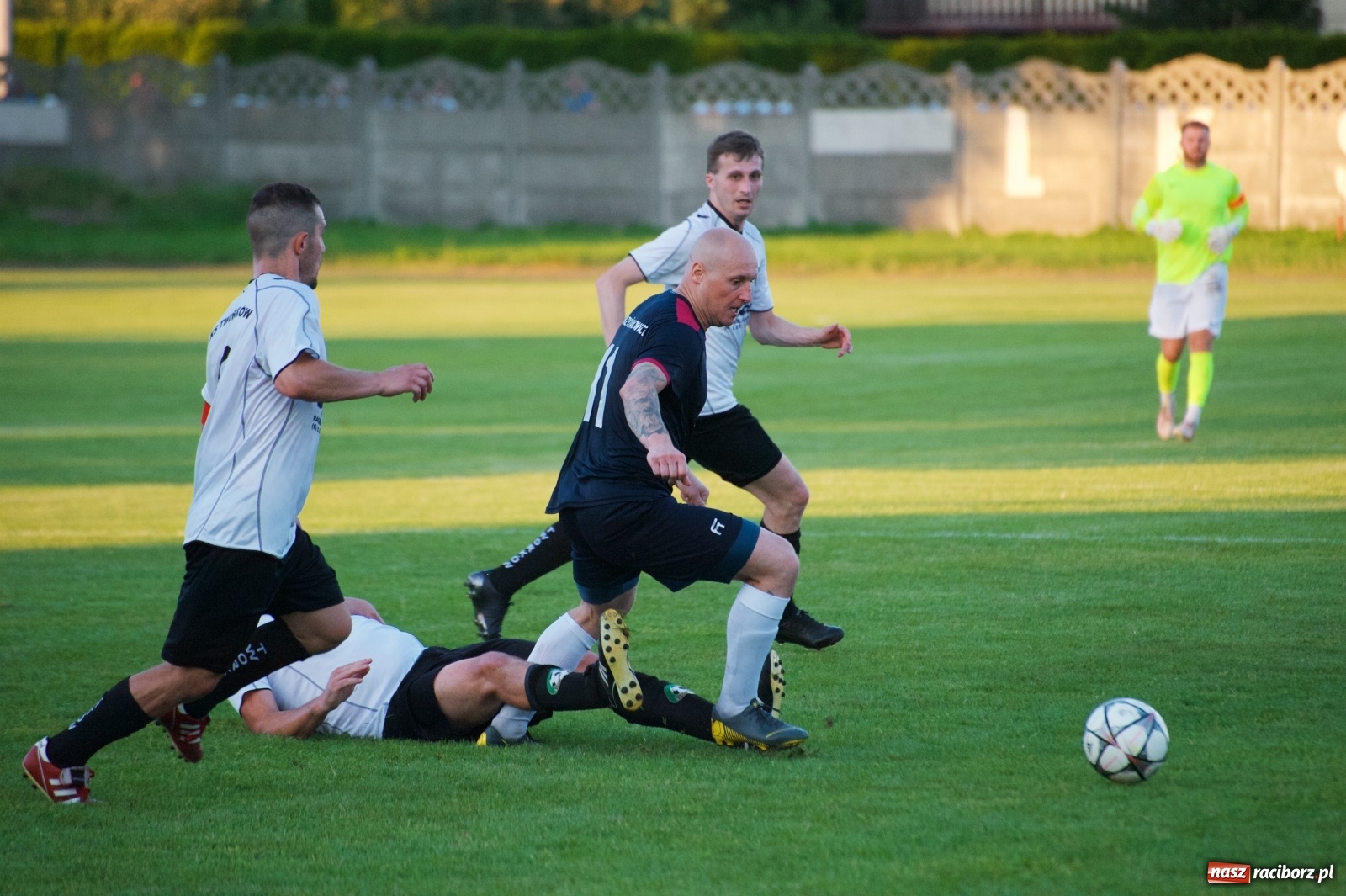Zdjęcie w galerii na portalu naszraciborz.pl: Tworków vs Krzyżanowice. Historyczna wygrana gospodarzy [FOTO] wiadomości z regionu