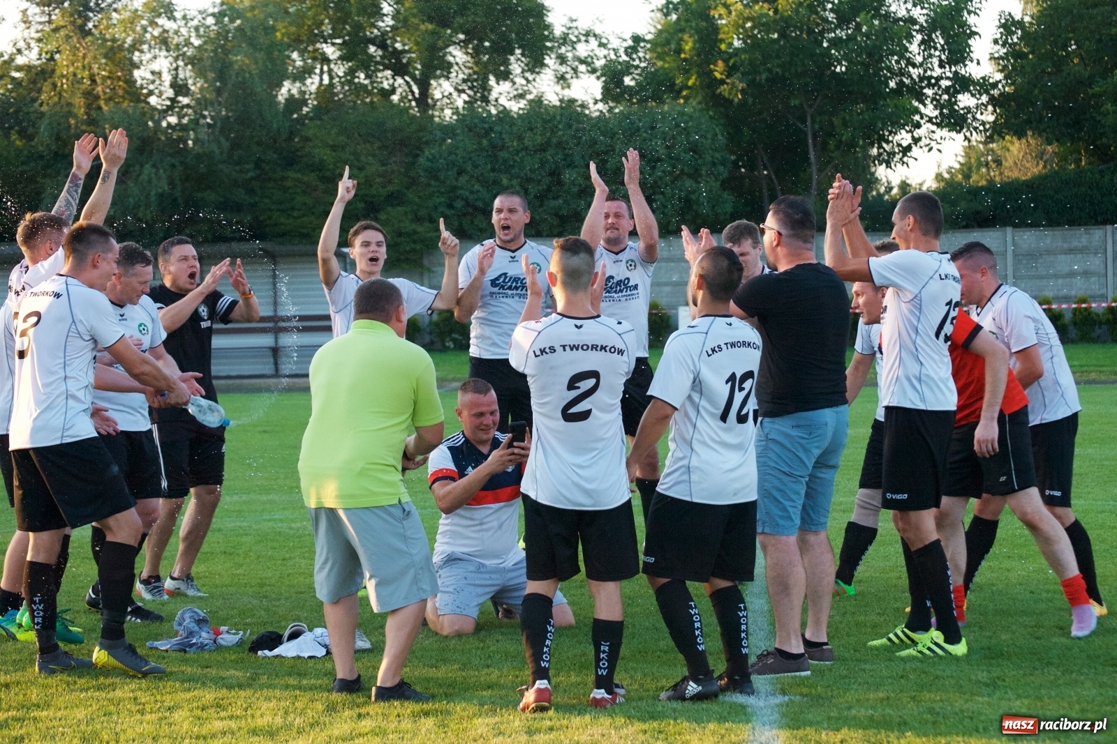 Zdjęcie w galerii na portalu naszraciborz.pl: Tworków vs Krzyżanowice. Historyczna wygrana gospodarzy [FOTO] wiadomości z regionu