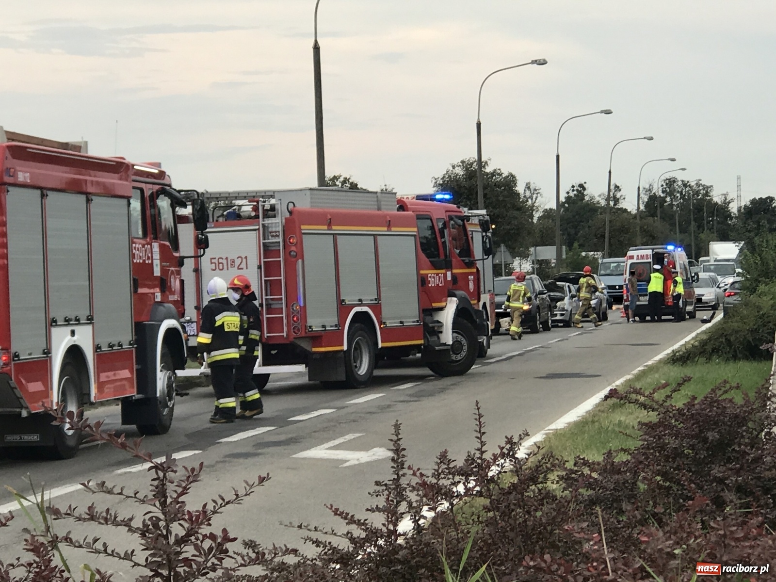 Zdjęcie w galerii na portalu naszraciborz.pl: Dziesięć zdarzeń drogowych w jeden dzień. Trzy poważne  wiadomości z regionu