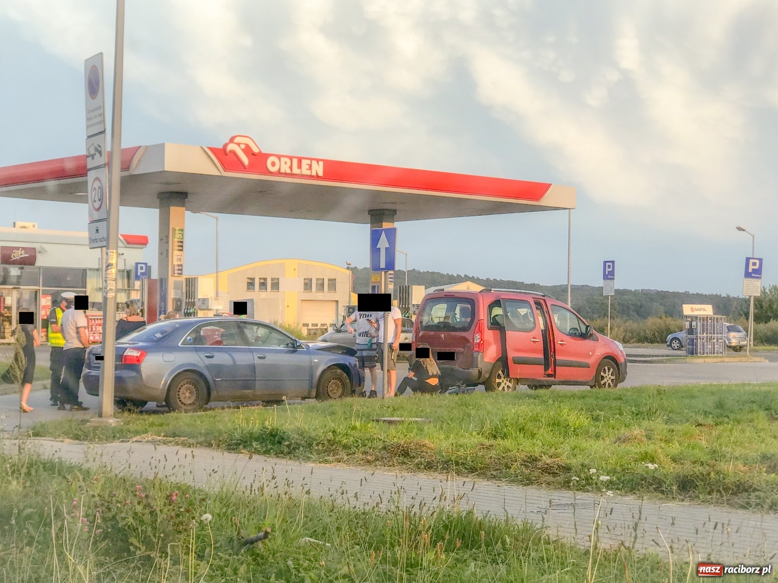 Zdjęcie w galerii na portalu naszraciborz.pl: Dziesięć zdarzeń drogowych w jeden dzień. Trzy poważne  wiadomości z regionu