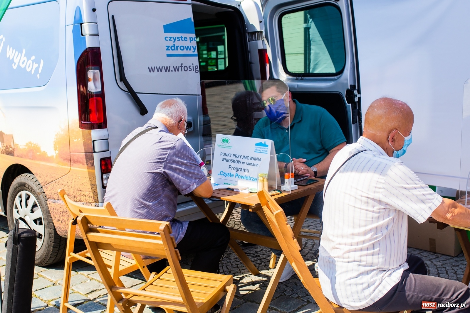 Zdjęcie w galerii na portalu naszraciborz.pl: Nowości w programie Czyste Powietrze. Mobilne biuro w SRC  wiadomości z regionu