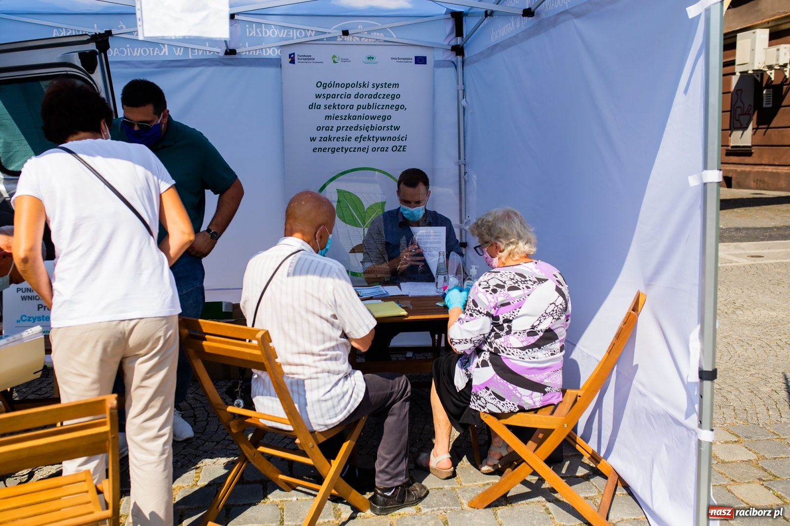 Zdjęcie w galerii na portalu naszraciborz.pl: Nowości w programie Czyste Powietrze. Mobilne biuro w SRC  wiadomości z regionu