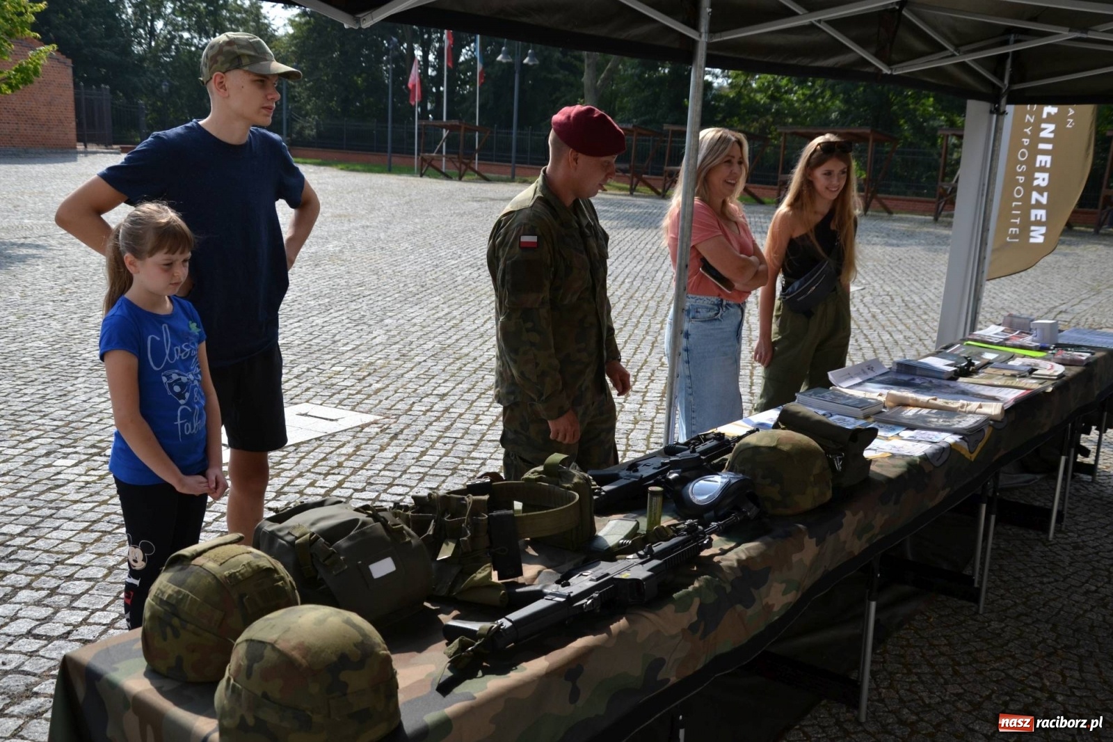 Zdjęcie w galerii na portalu naszraciborz.pl: Zostań Żołnierzem Rzeczypospolitej. Kampania na zamku  wiadomości z regionu