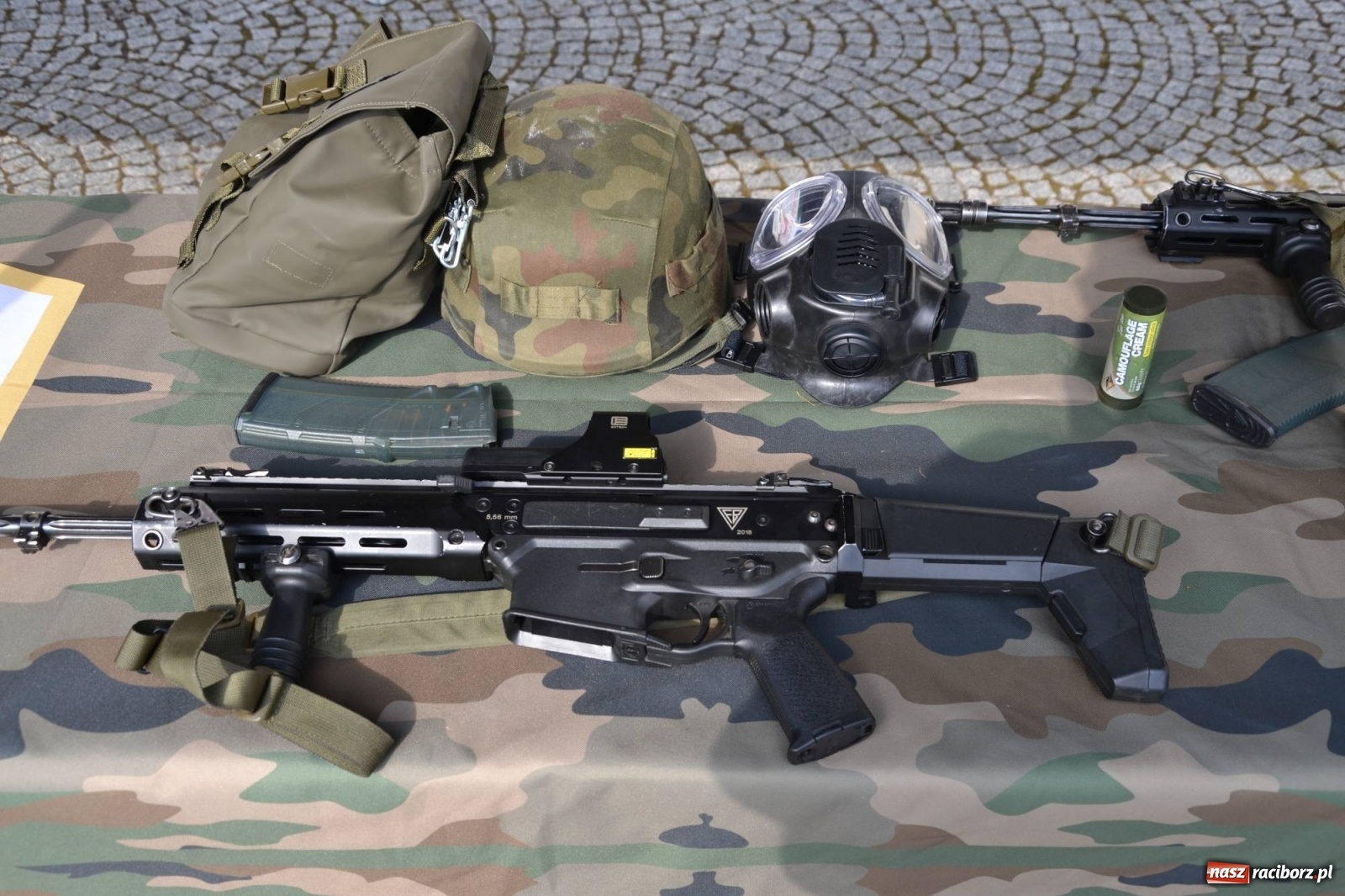 Zdjęcie w galerii na portalu naszraciborz.pl: Zostań Żołnierzem Rzeczypospolitej. Kampania na zamku  wiadomości z regionu