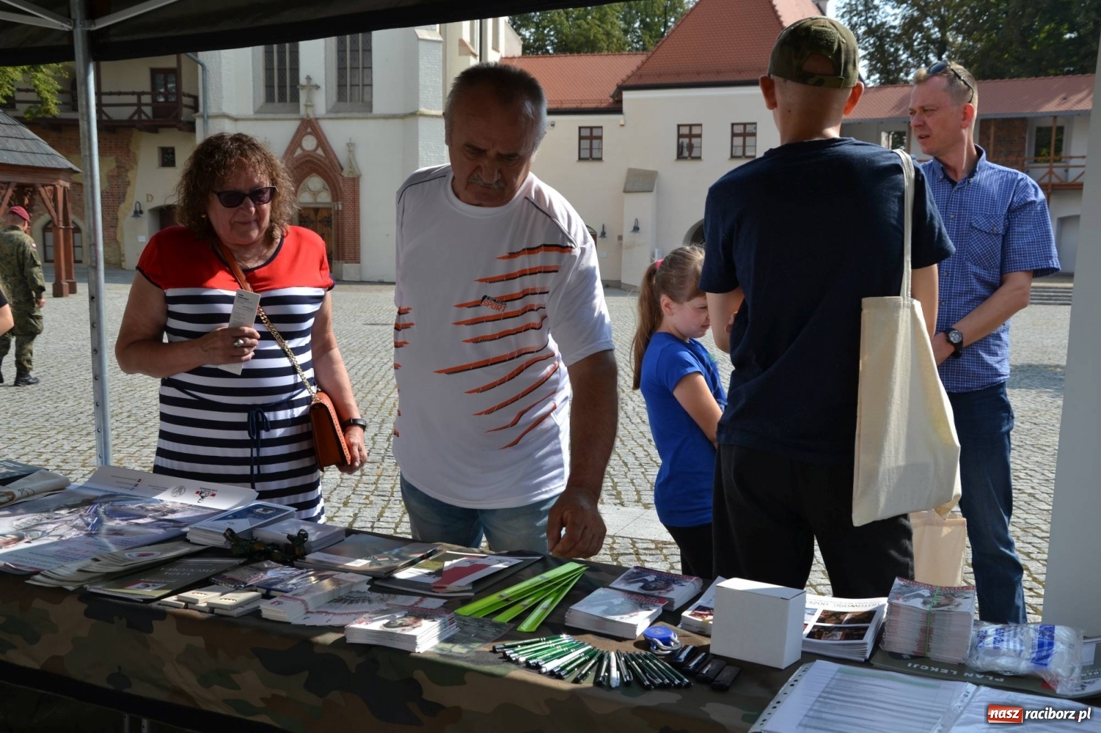 Zdjęcie w galerii na portalu naszraciborz.pl: Zostań Żołnierzem Rzeczypospolitej. Kampania na zamku  wiadomości z regionu